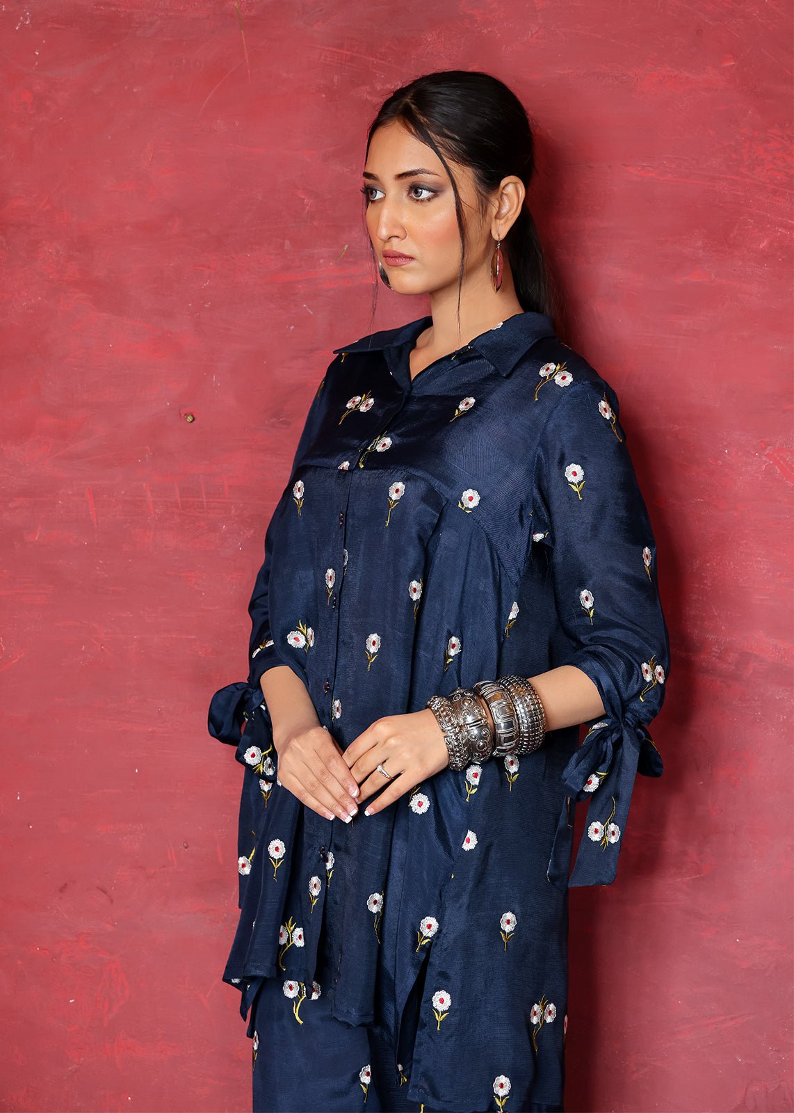 Navy Blue Chikan Embroidered Raw Silk Kurta Set (2-Piece) - Image 2