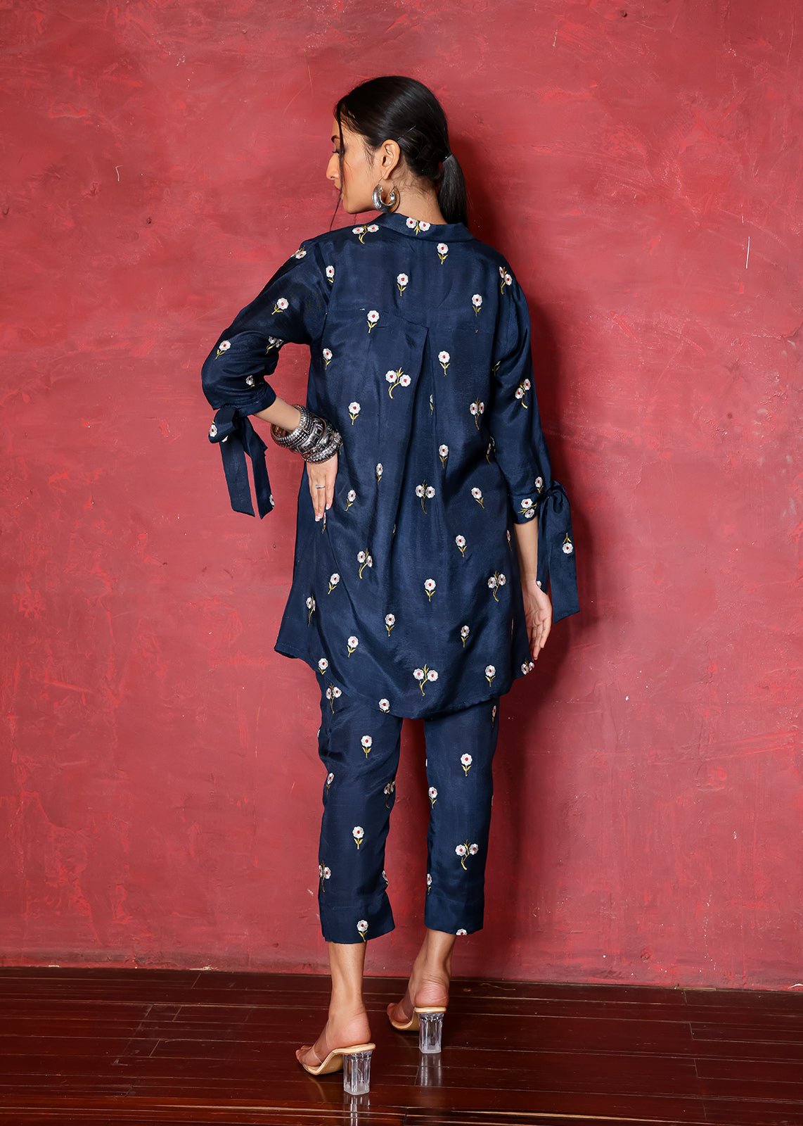 Navy Blue Chikan Embroidered Raw Silk Kurta Set (2-Piece) - Image 4