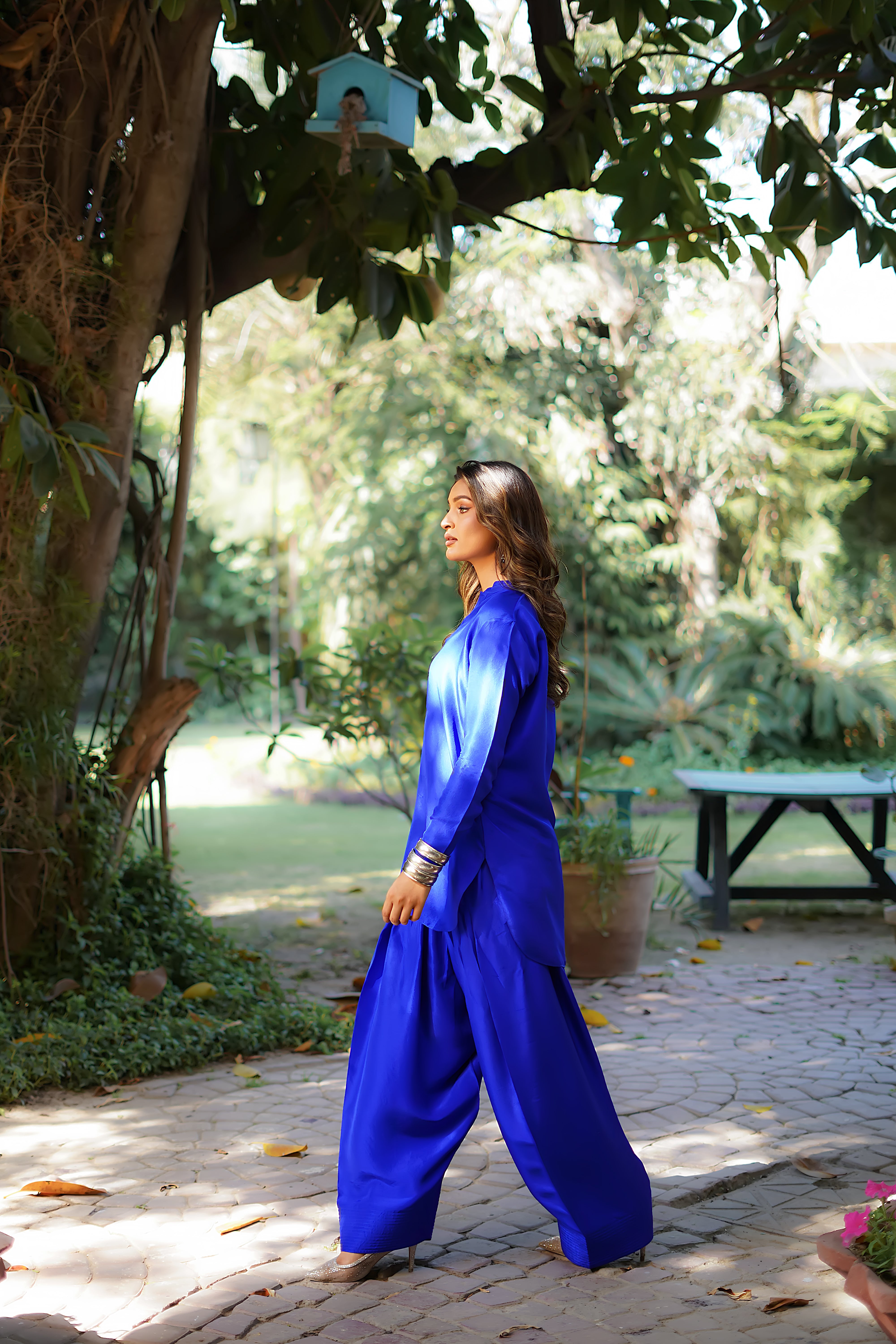 Pakistani Electric Blue Pure Raw Silk Salwar Kameez (2-Piece) - Image 5