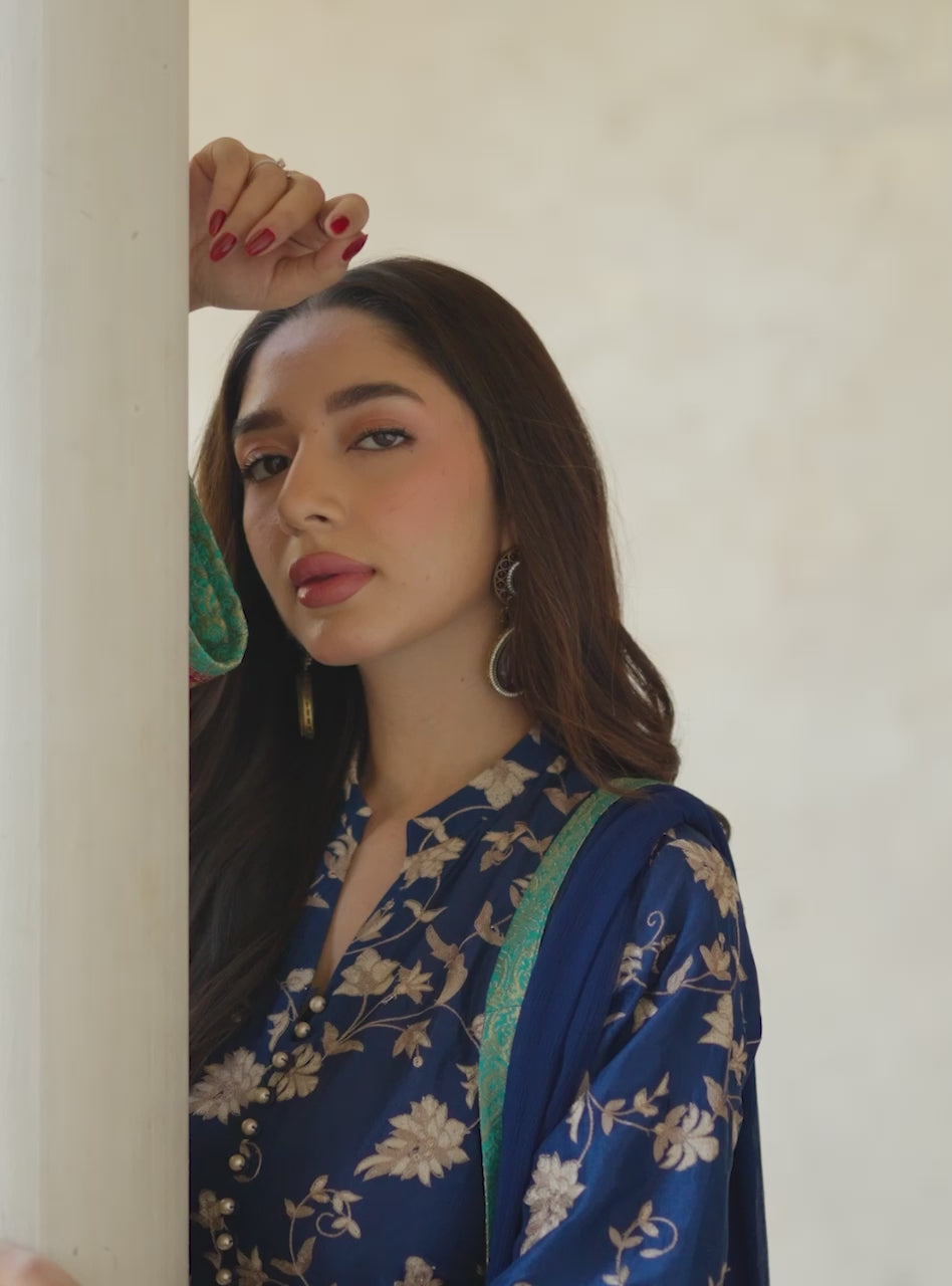 Electric Blue Kashmiri Embroidered Raw Silk Salwar Kameez (3-Piece) - Image 2