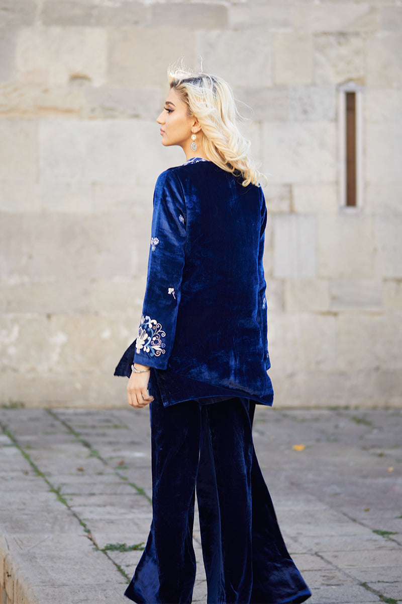 Pakistani Royal Blue Embroidered Velvet & Raw Silk Jacket Pants (2-Piece) - Image 12