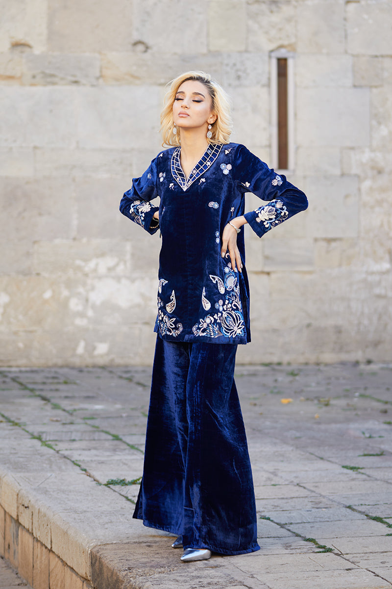 Pakistani Royal Blue Embroidered Velvet & Raw Silk Jacket Pants (2-Piece) - Image 14