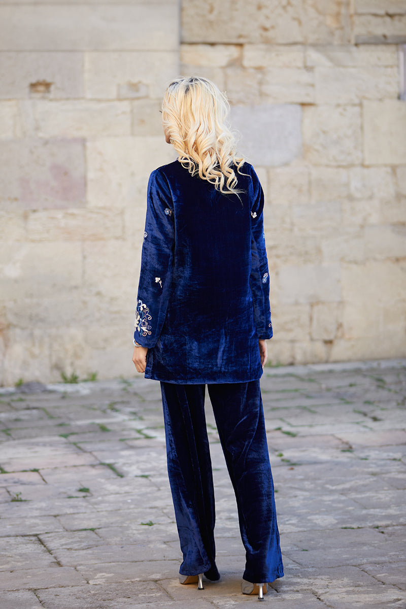 Pakistani Royal Blue Embroidered Velvet & Raw Silk Jacket Pants (2-Piece) - Image 2
