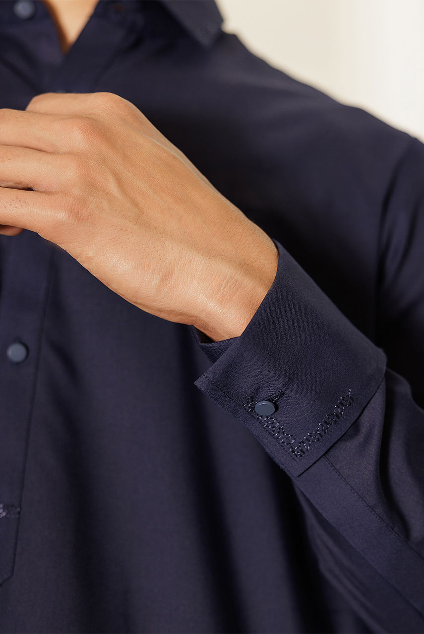 Deep Blue Thread Embroidered Boski Linen Waistcoat Kurta (3-Piece) - Image 5