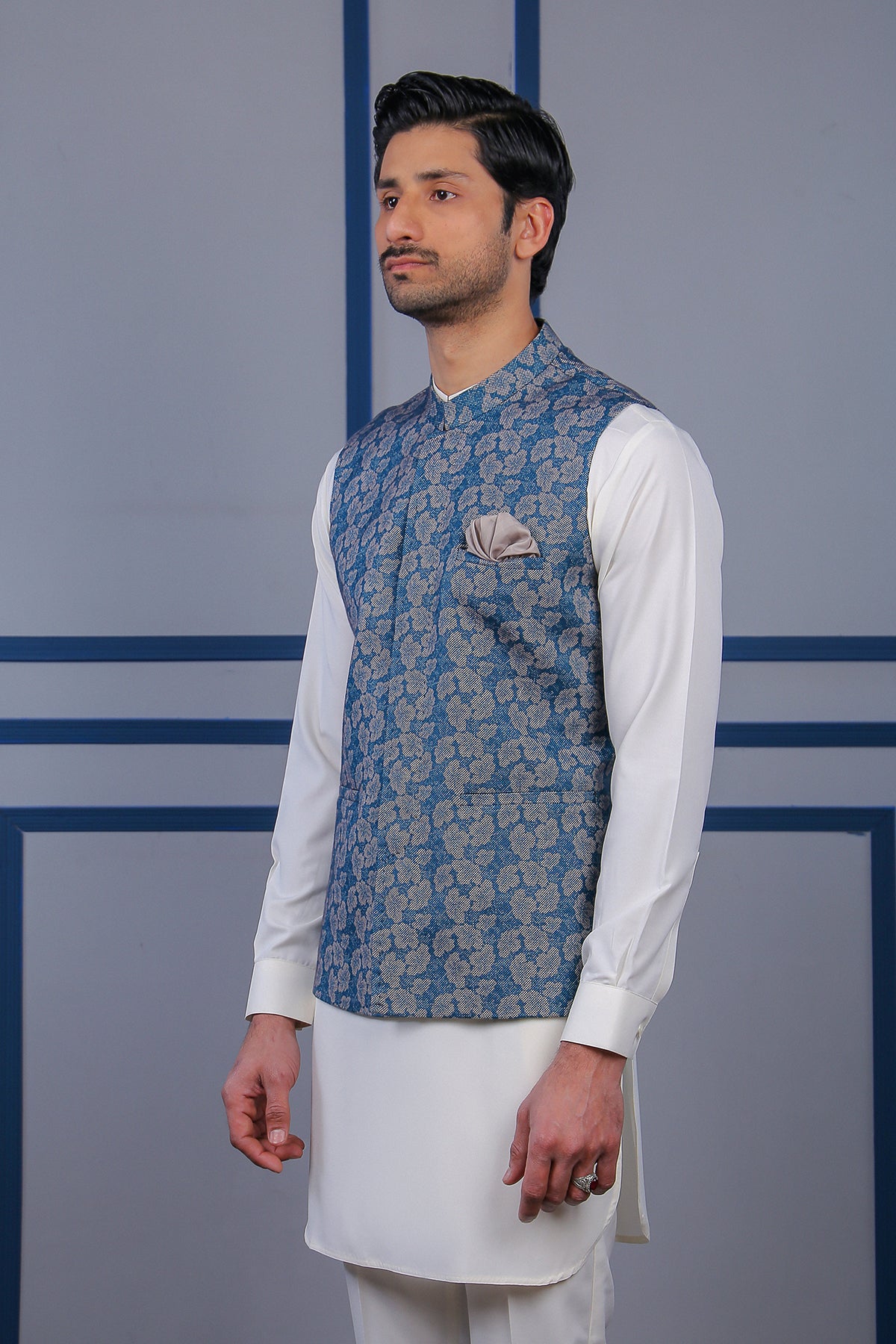 Blue Floral Self-Print Silk-Blend Waistcoat Kurta (3-Piece) - Image 2