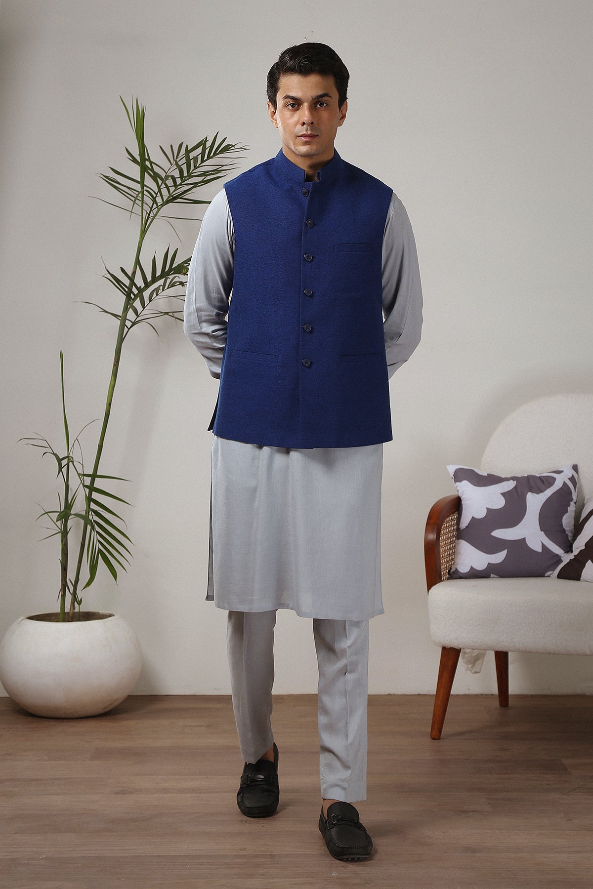 Royal Blue Textured Yarn Dyed Waistcoat Kurta (3-Piece) - Image 1