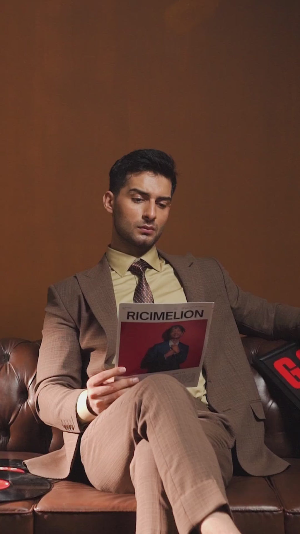 Brown Wool-Blend Peak Lapel Suit (2-Piece) - Image 5