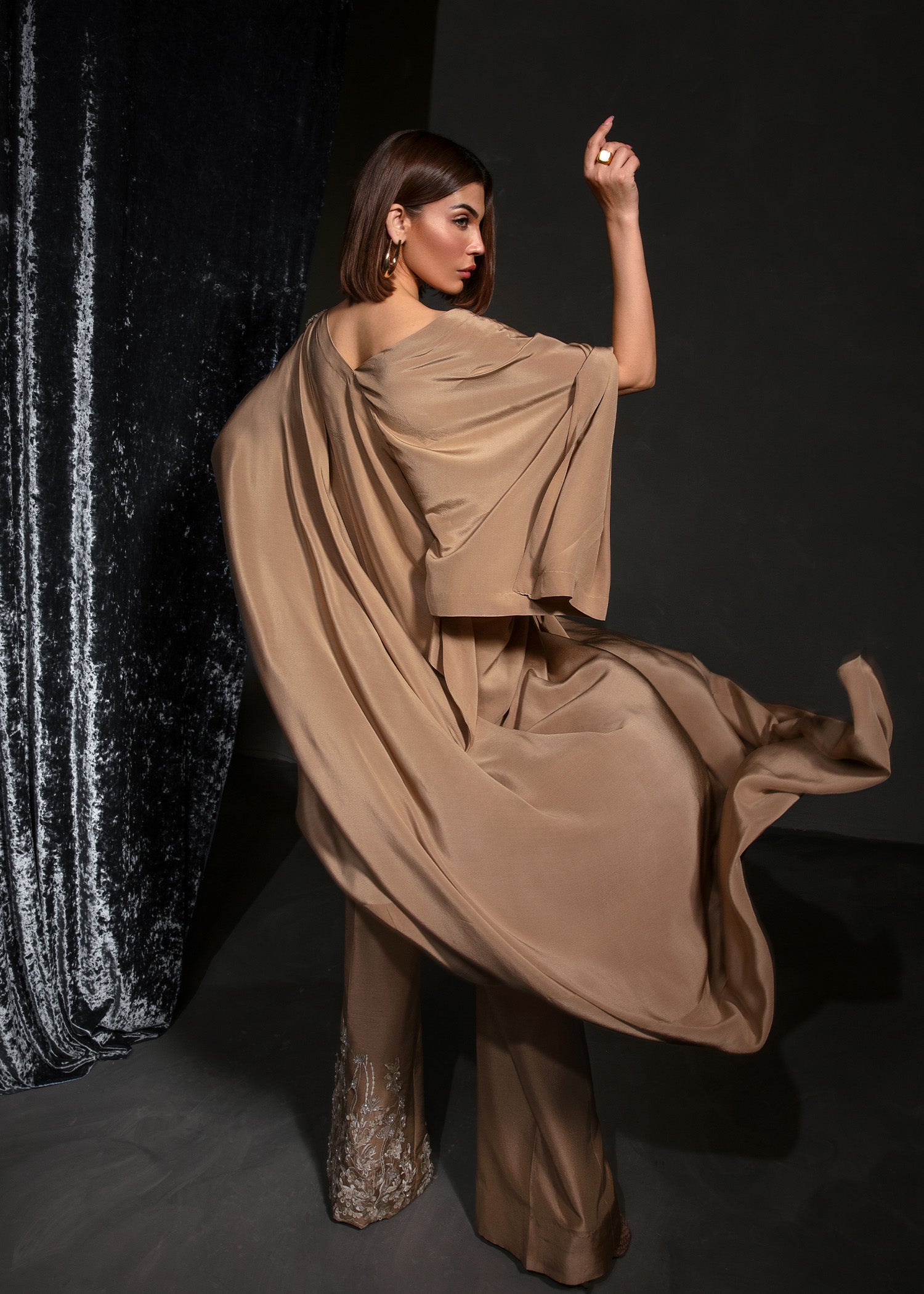 Pakistani Cocoa Embroidered Crepe Kaftan Set (2-Piece) - Image 8