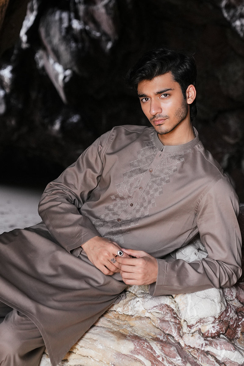 Brown Geometric Embroidered Cotton Kurta Pajama (2-Piece) - Image 4