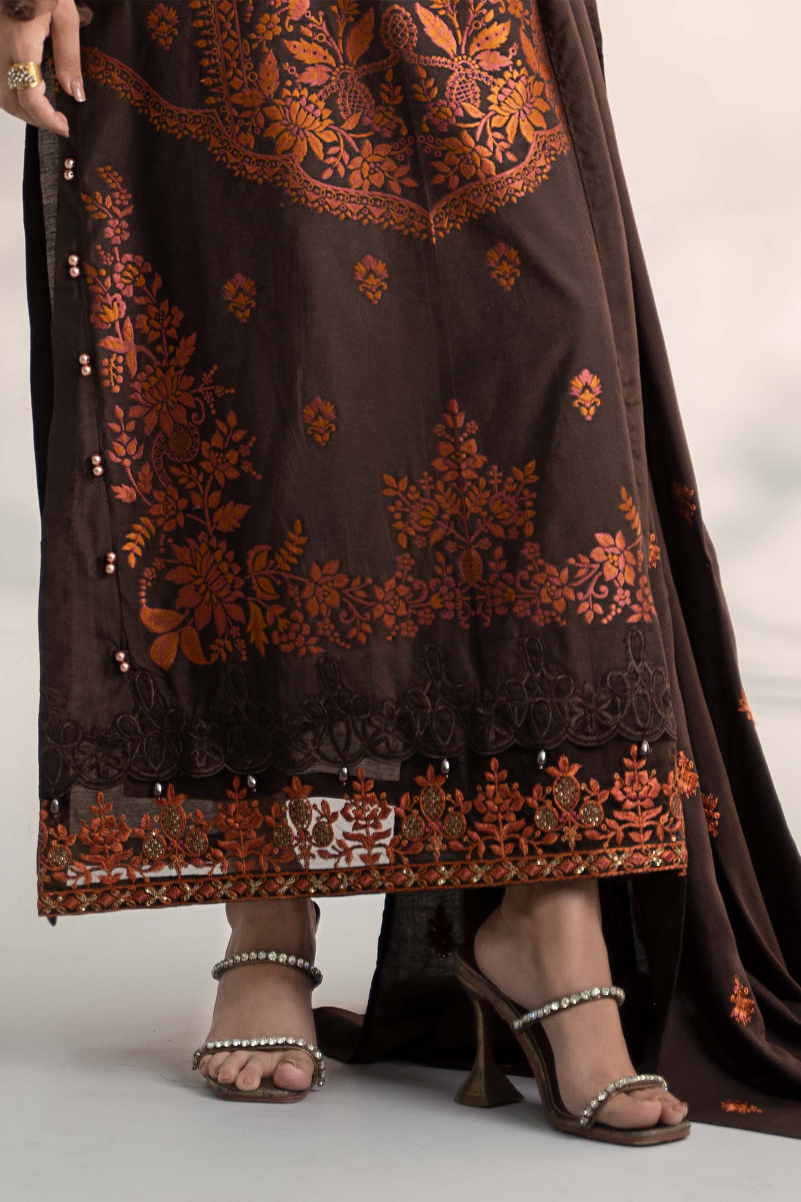 Pakistani Brown Embroidered Jacquard & Linen 3-Piece Suit - Image 3