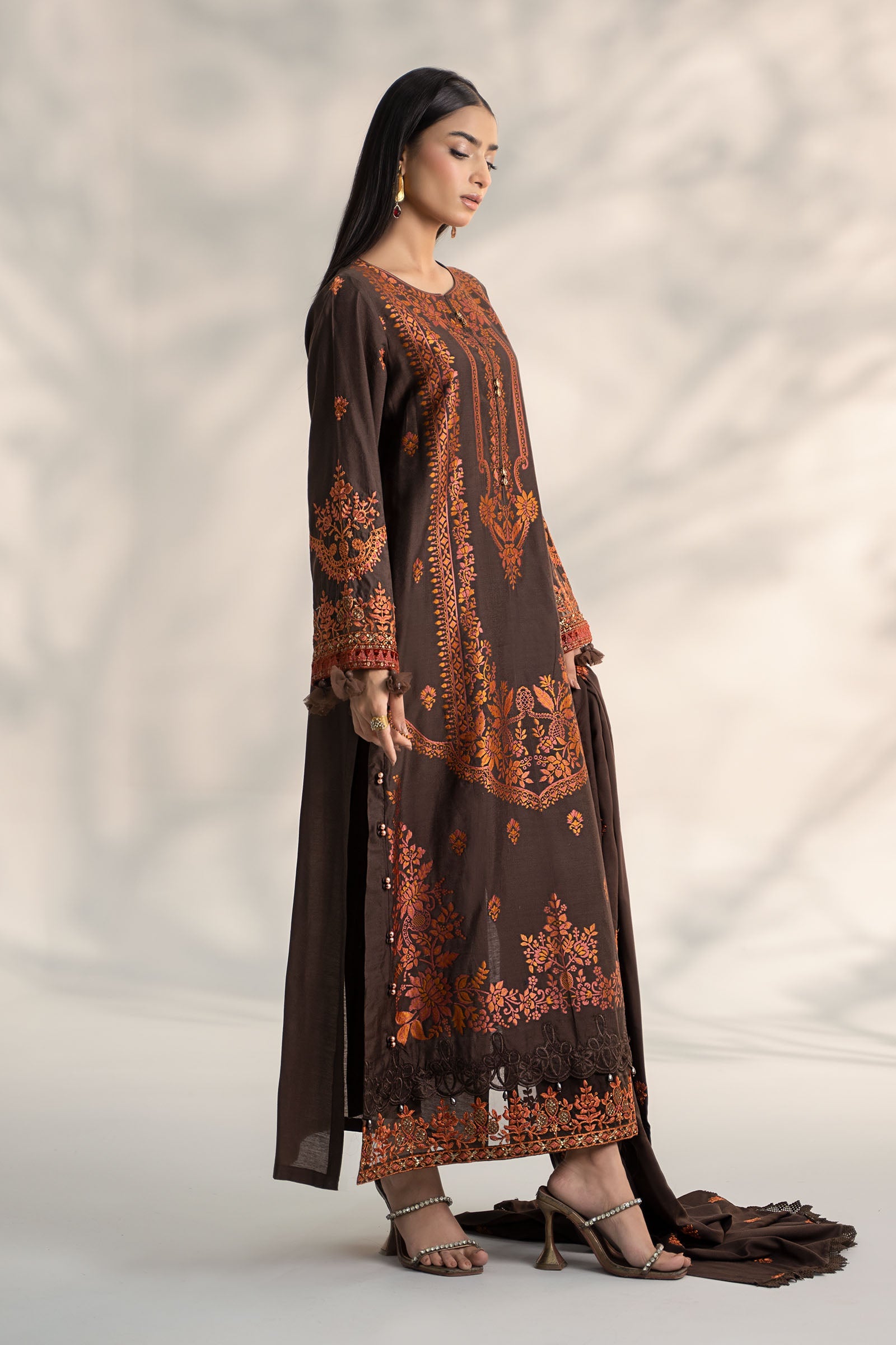 Pakistani Brown Embroidered Jacquard & Linen 3-Piece Suit - Image 4