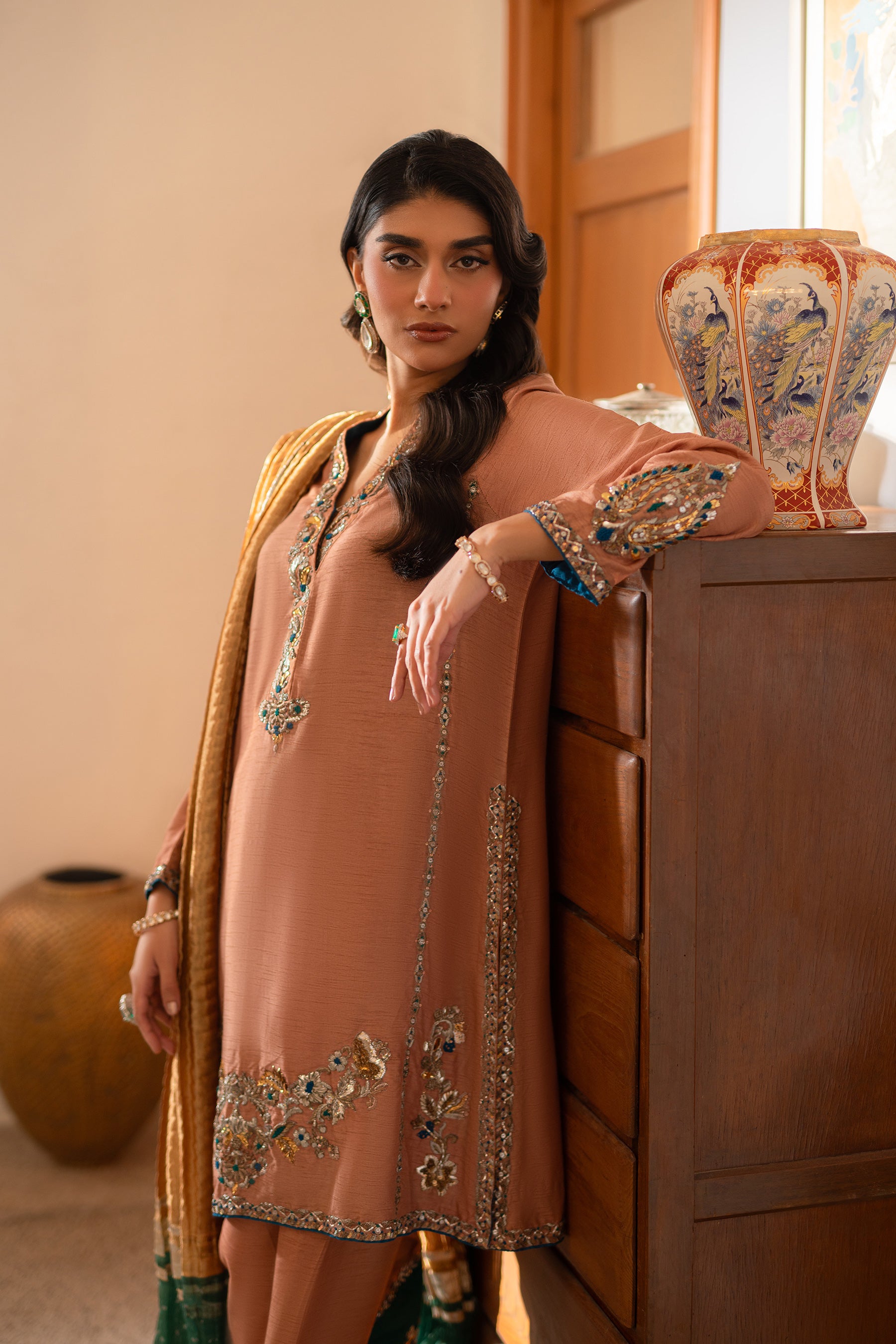 Pakistani Mocha Mousse Ganga Jamni Raw Silk Salwar Kameez (3-Piece) - Image 2