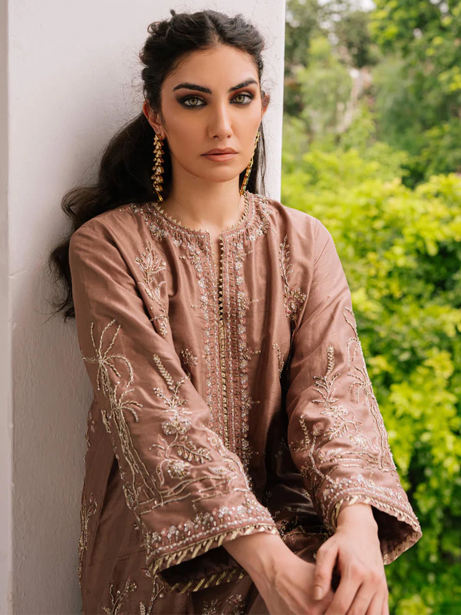 Rosy Brown Resham & Zardozi Raw Silk Kurta (2-Piece) - Image 2