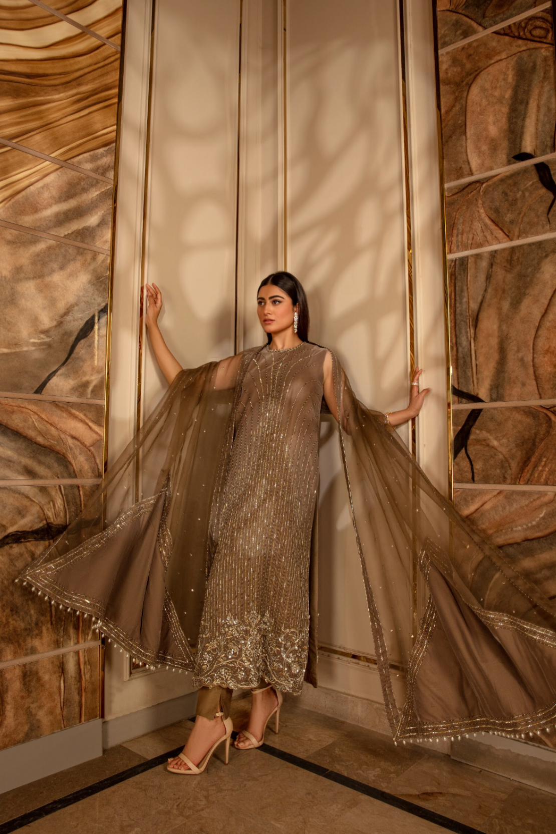 Pakistani Brown Ganga Jamni Velvet Salwar Kameez (3-Piece) - Image 5