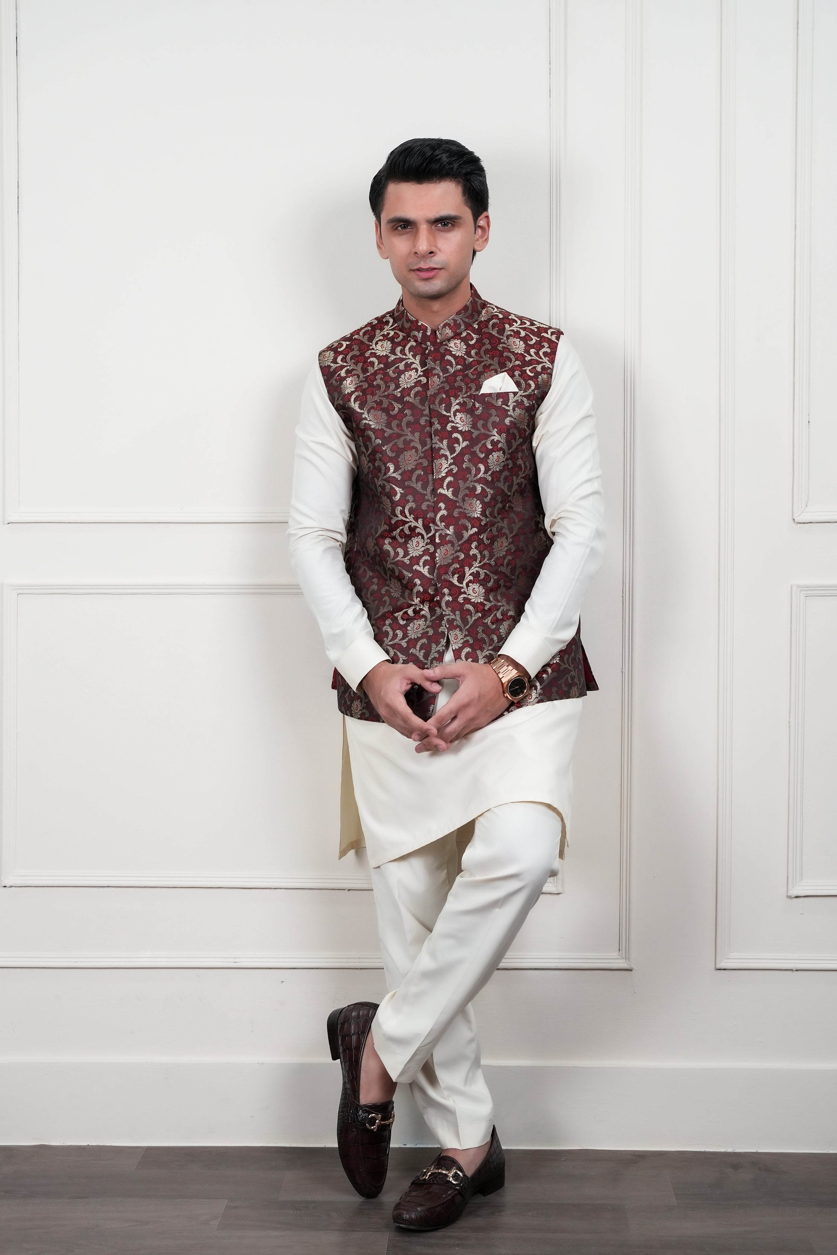 Brown & Golden Jamawar Waistcoat Kurta Pajama (3-Piece) - Image 6
