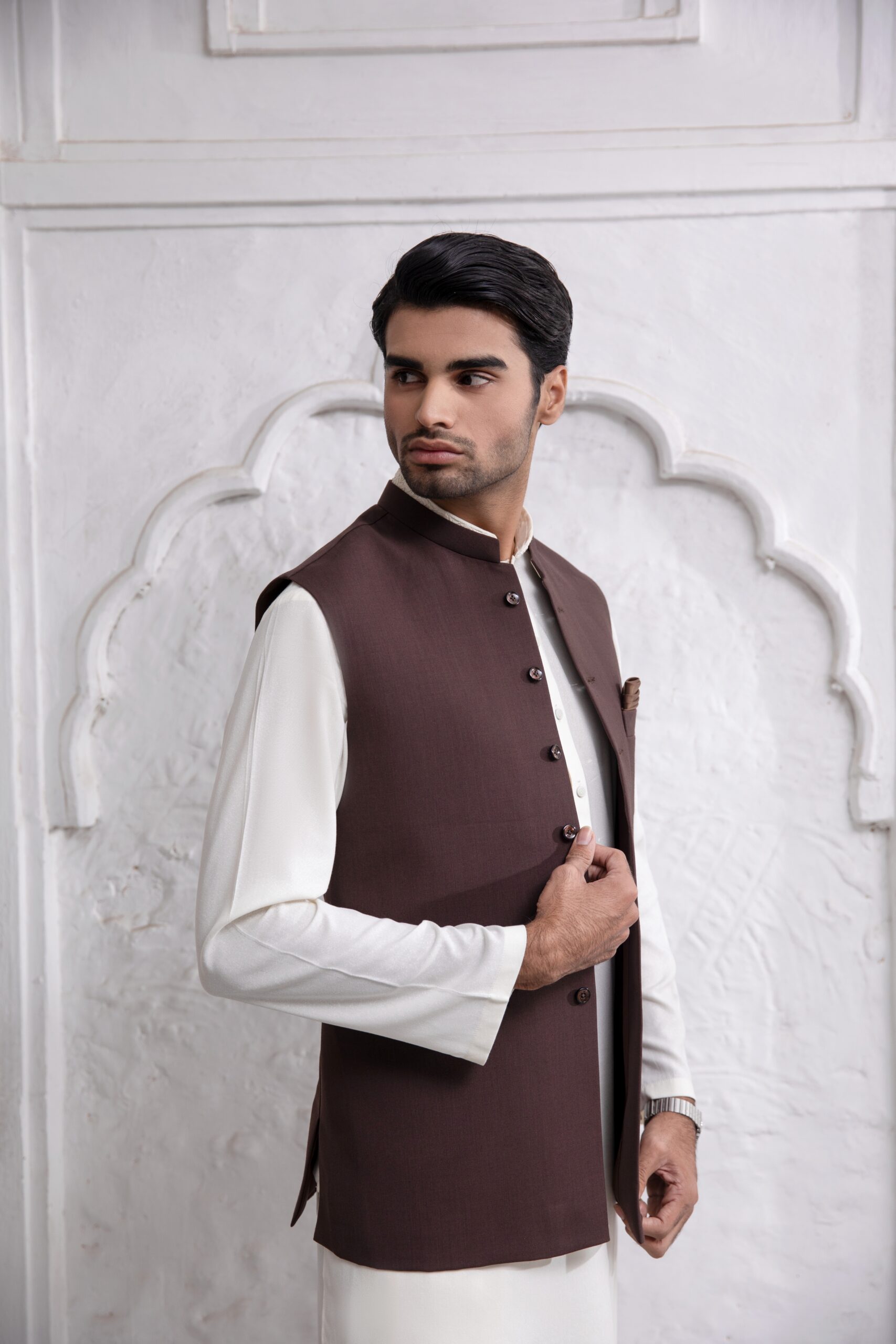 Brown Suiting Blend Waistcoat Kurta Set (3-Piece) - Image 1