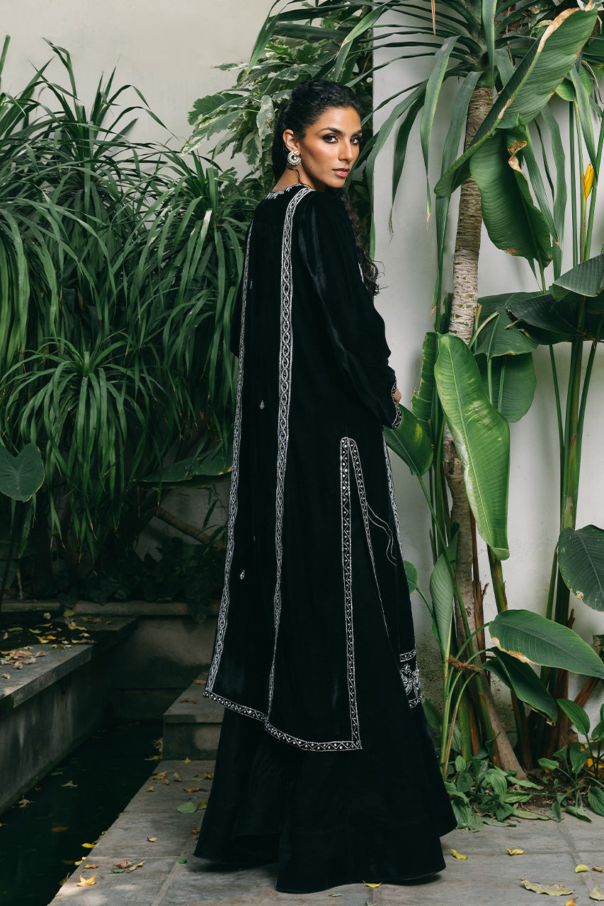 Charcoal Zardozi Velvet Lehenga Set (3-Piece) - Image 2