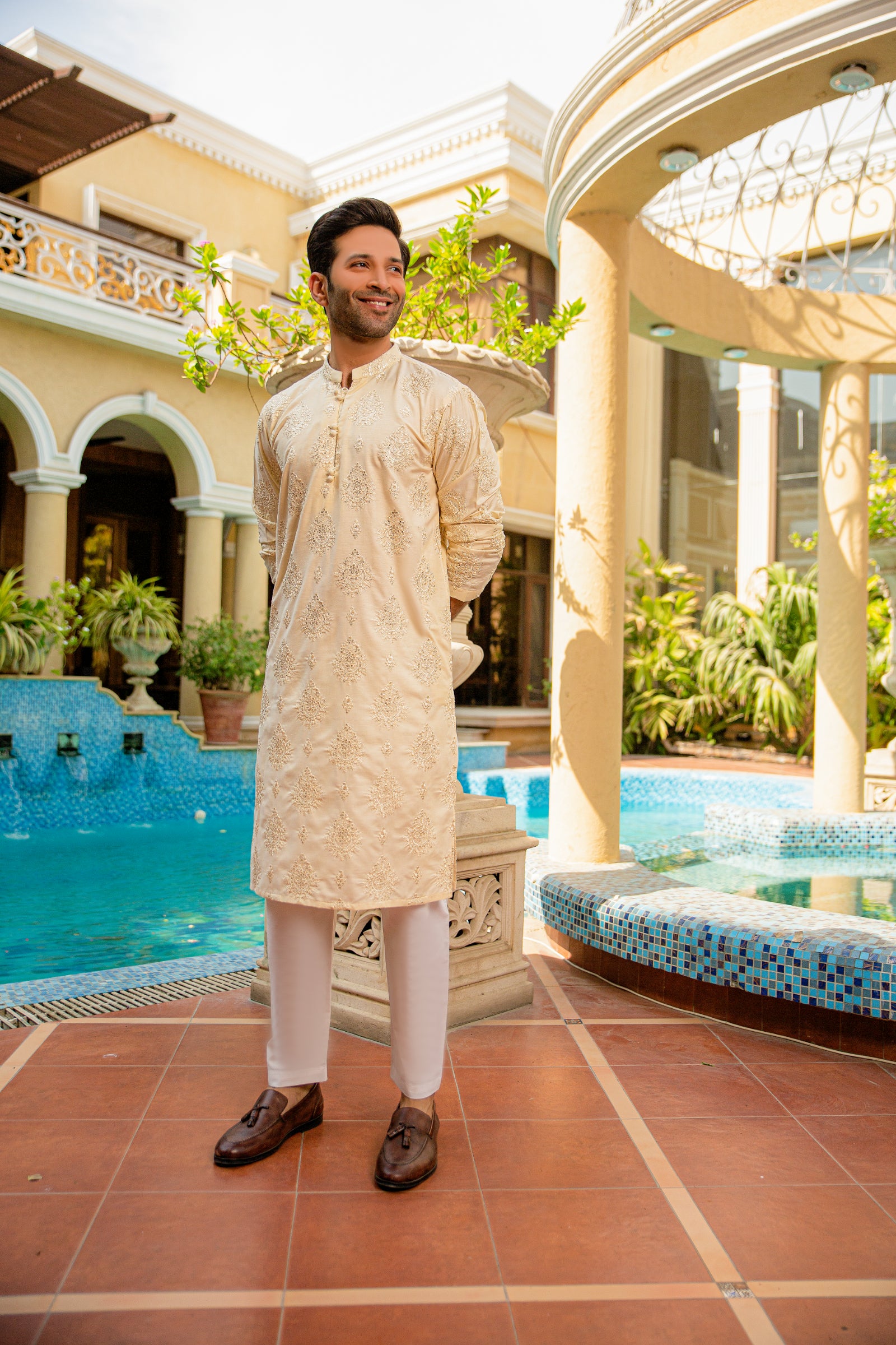 Cream Embroidered Silk-Blend Kurta Pajama (2-Piece) - Image 3