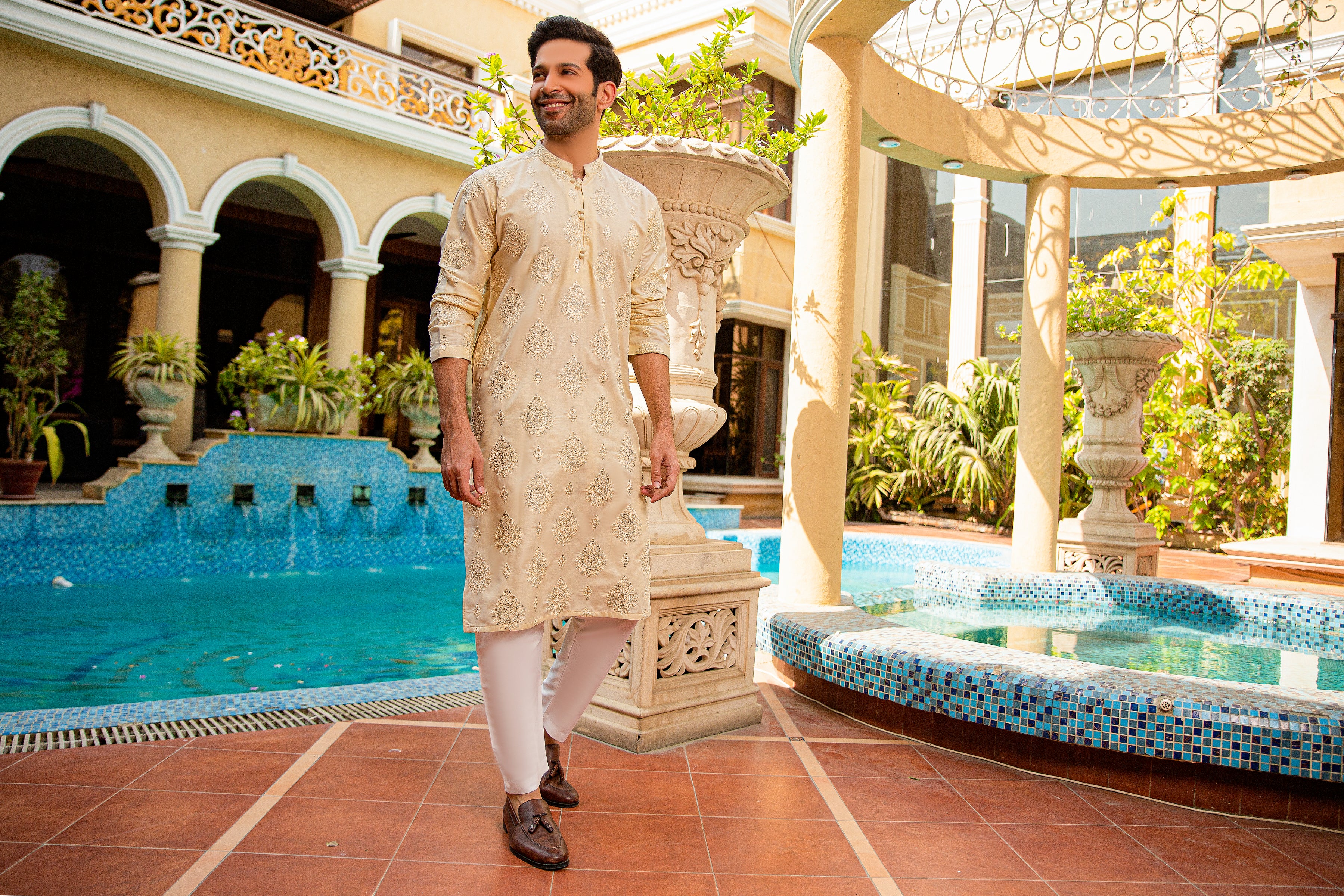 Cream Embroidered Silk-Blend Kurta Pajama (2-Piece) - Image 4
