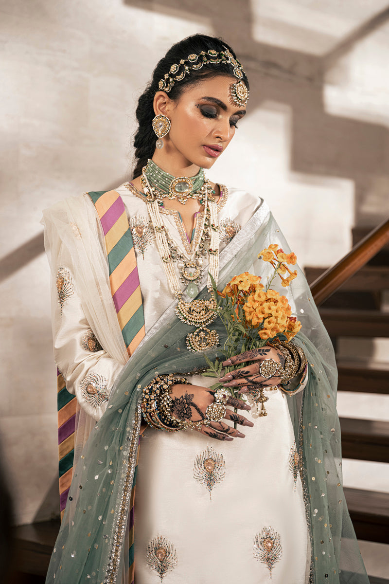 Pakistani Cream Hand-Embellished Silk Bridal Salwar Kameez (3-Piece) - Image 4