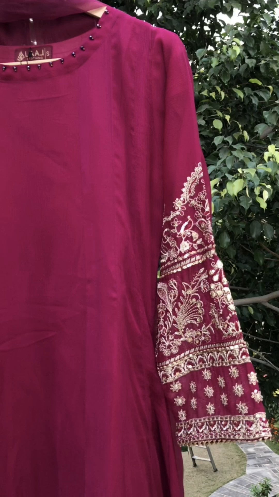 Pakistani Cream Sequin Embroidered Raw Silk Kurta Set (3-Piece) - Image 10