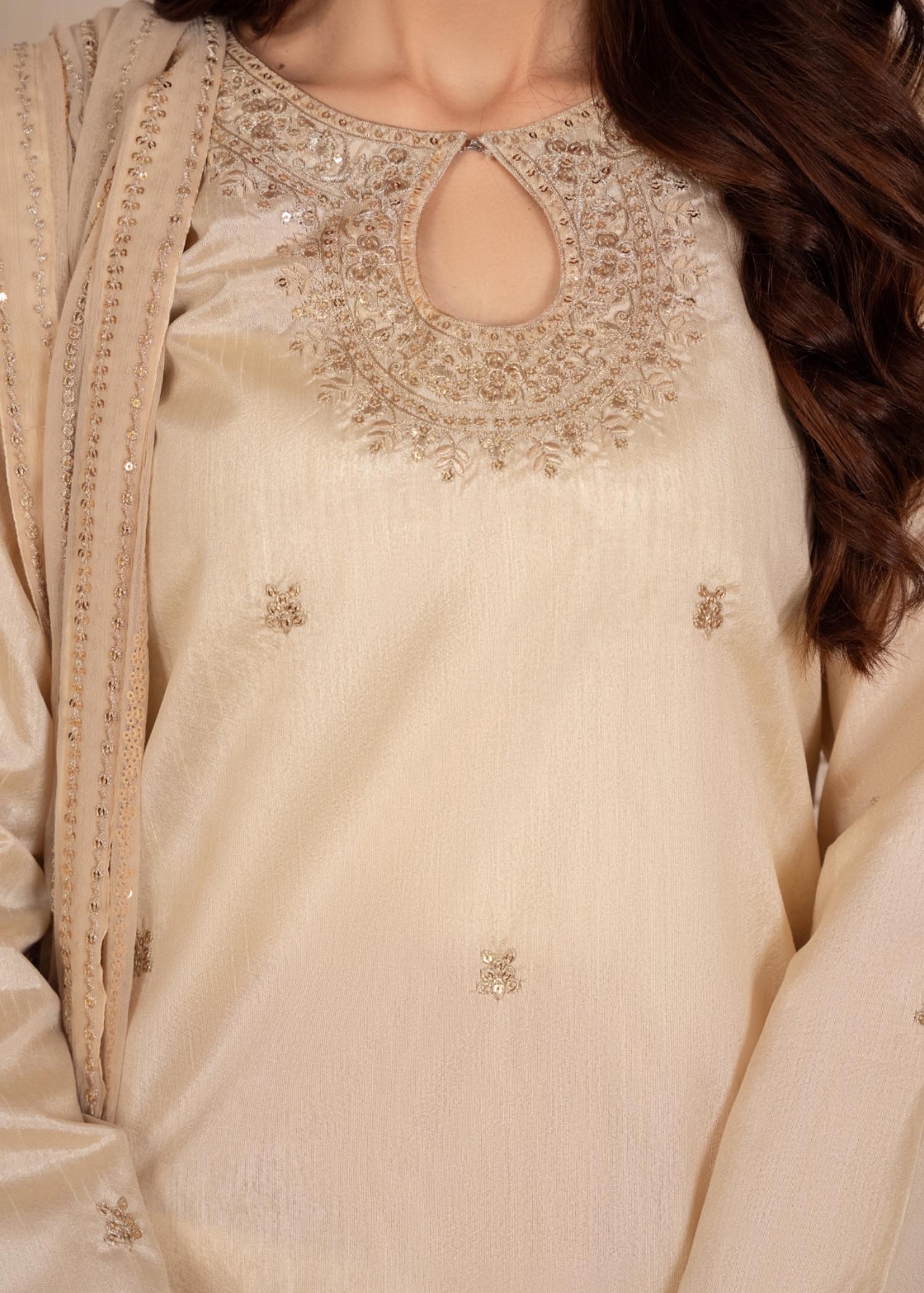 Pakistani Cream Sequin Embroidered Raw Silk Kurta Set (3-Piece) - Image 5
