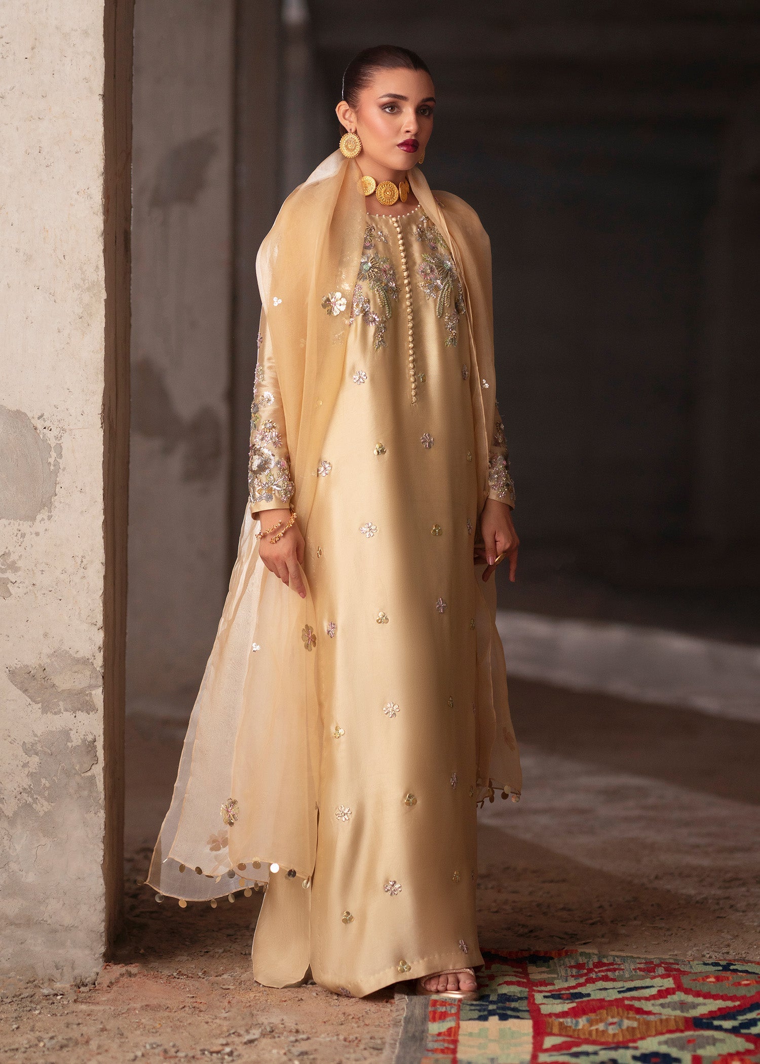 Pakistani Cream Hand-Embellished Tissue Silk Kurta Set (3-Piece) - Image 5