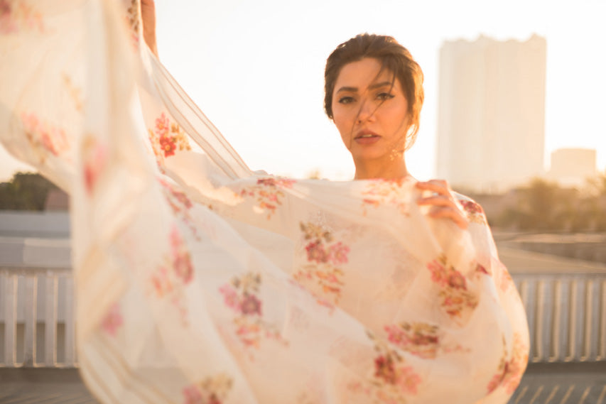 Pakistani Cream Printed Organza Saree with Embellished Blouse (2-Piece) - Image 4