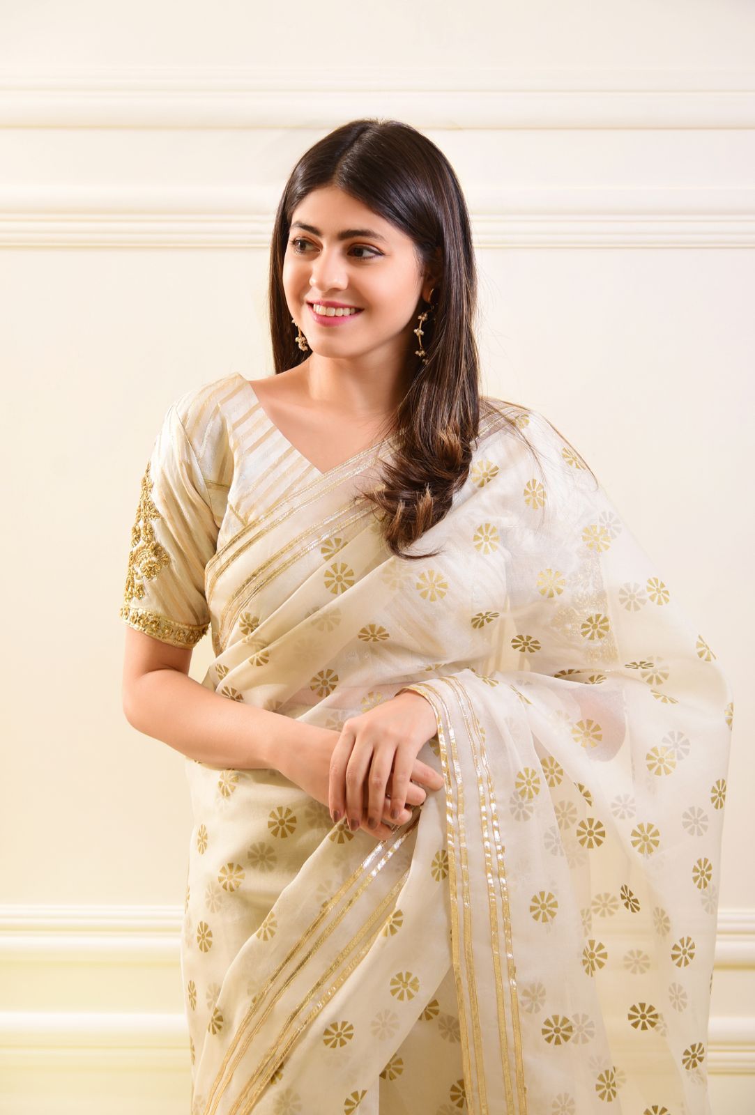 Cream Hand Bandhani Pure Organza Saree (2-Piece) - Image 1
