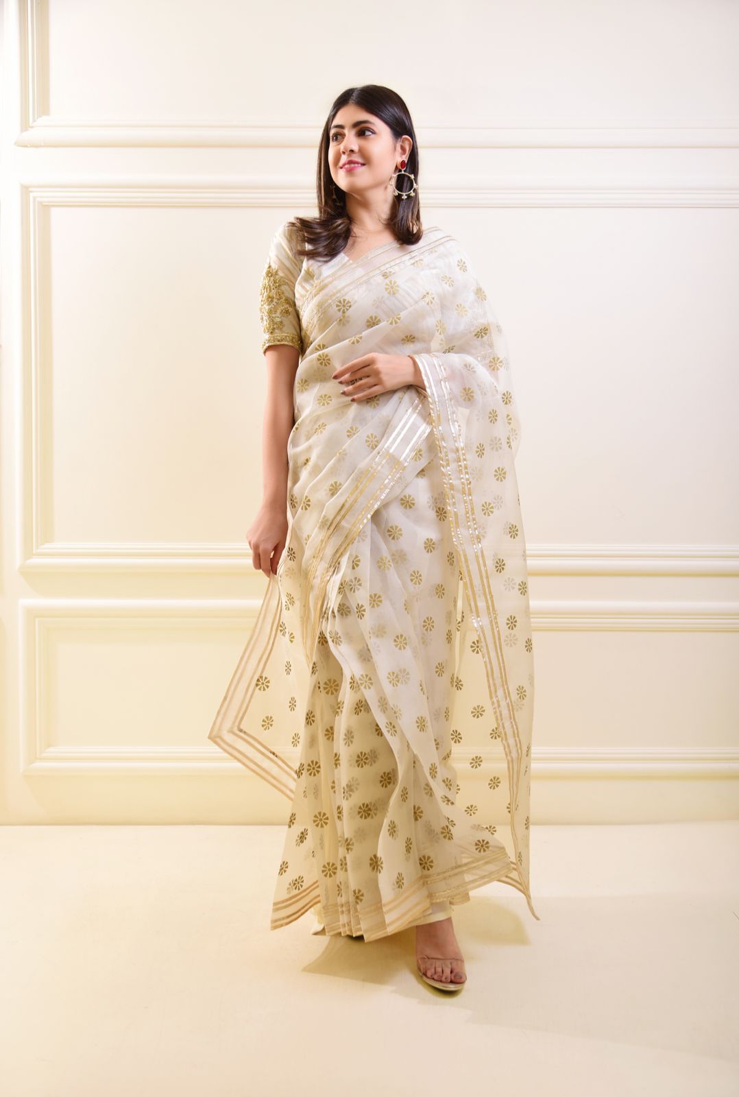 Cream Hand Bandhani Pure Organza Saree (2-Piece) - Image 2