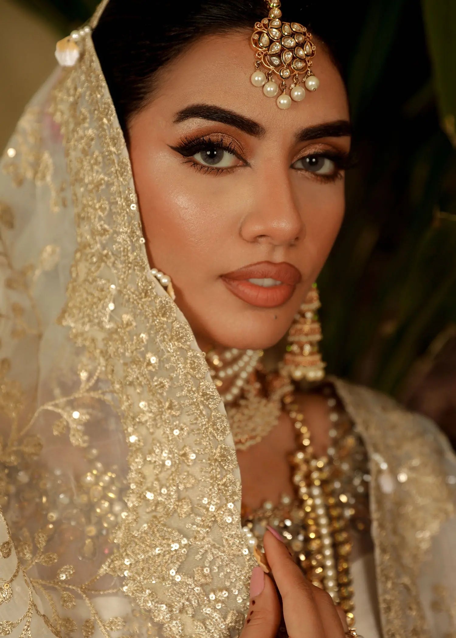 Cream Zardozi Embroidered Organza Farshi Sharara (3-Piece) - Image 5