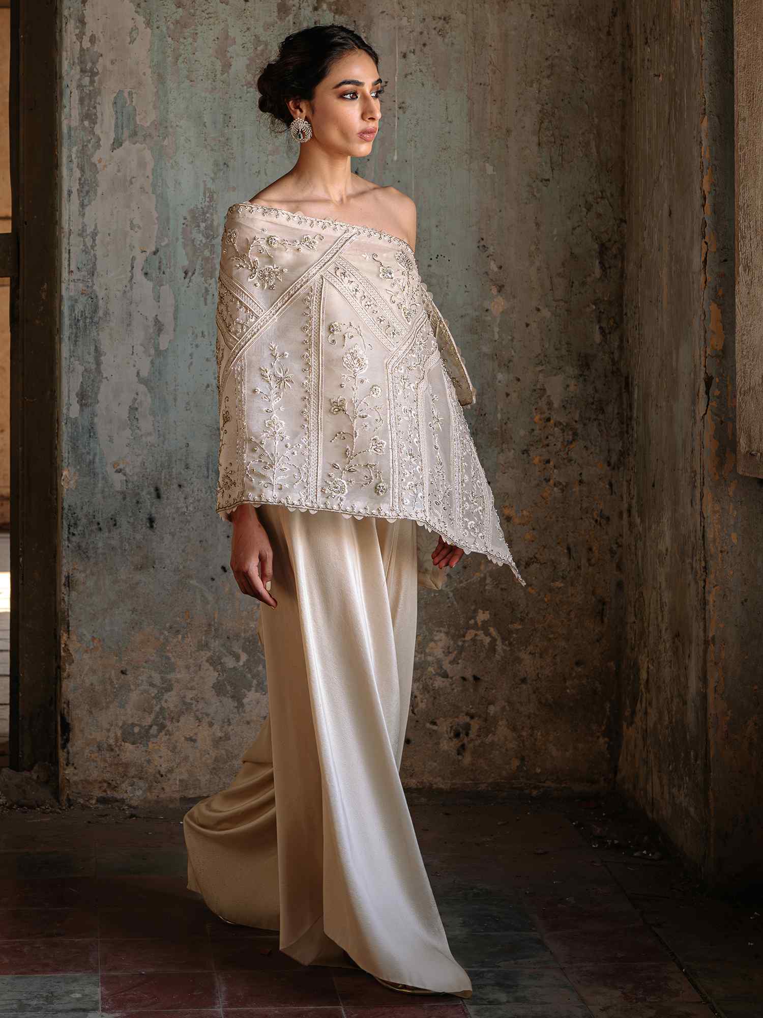 Pakistani Creme Embroidered Organza & Satin Silk Wrap Stole (3-Piece) - Image 4