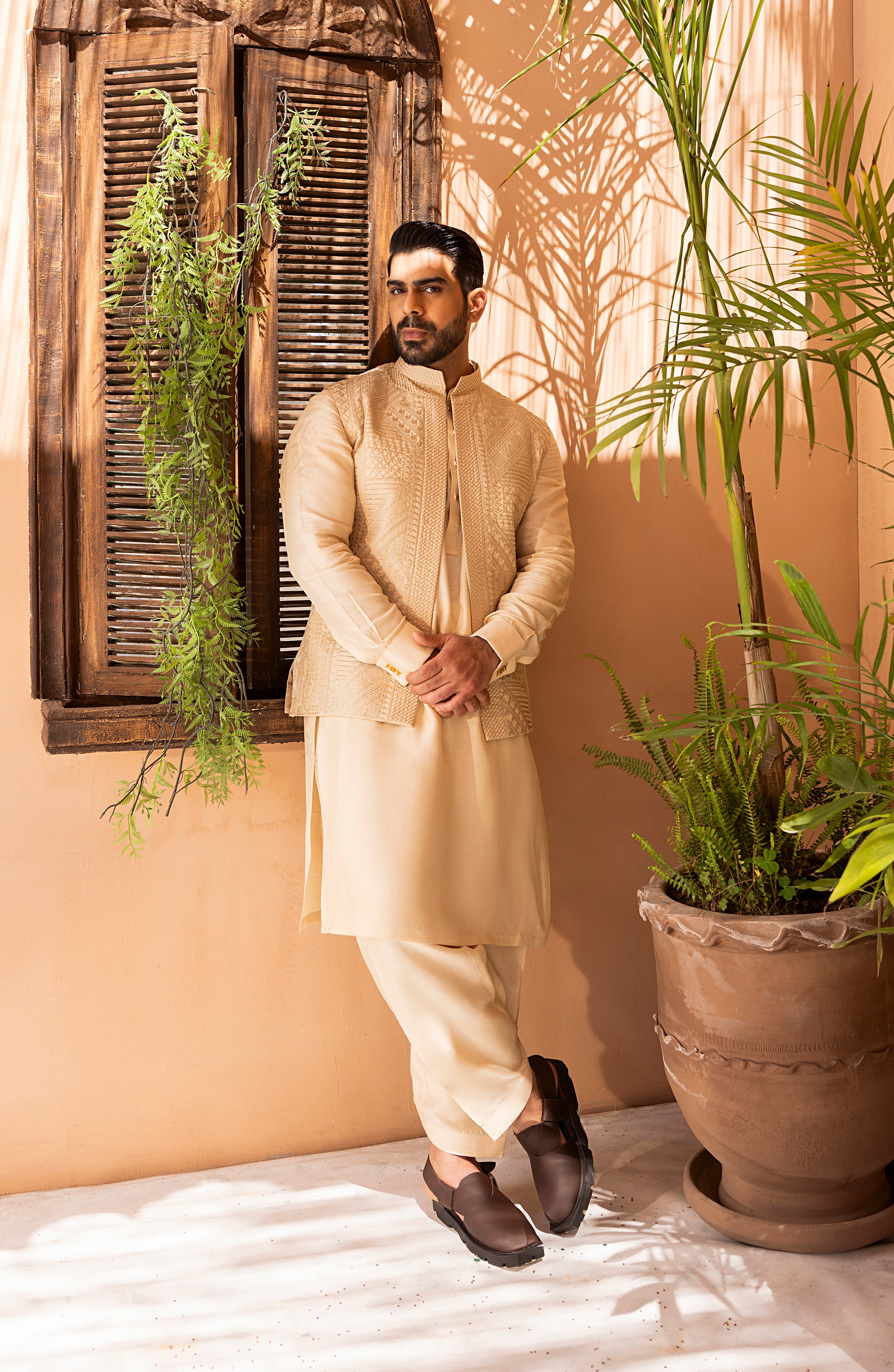 Creme Self-Embroidered Cotton-Silk Waistcoat Kurta (3-Piece) - Image 3