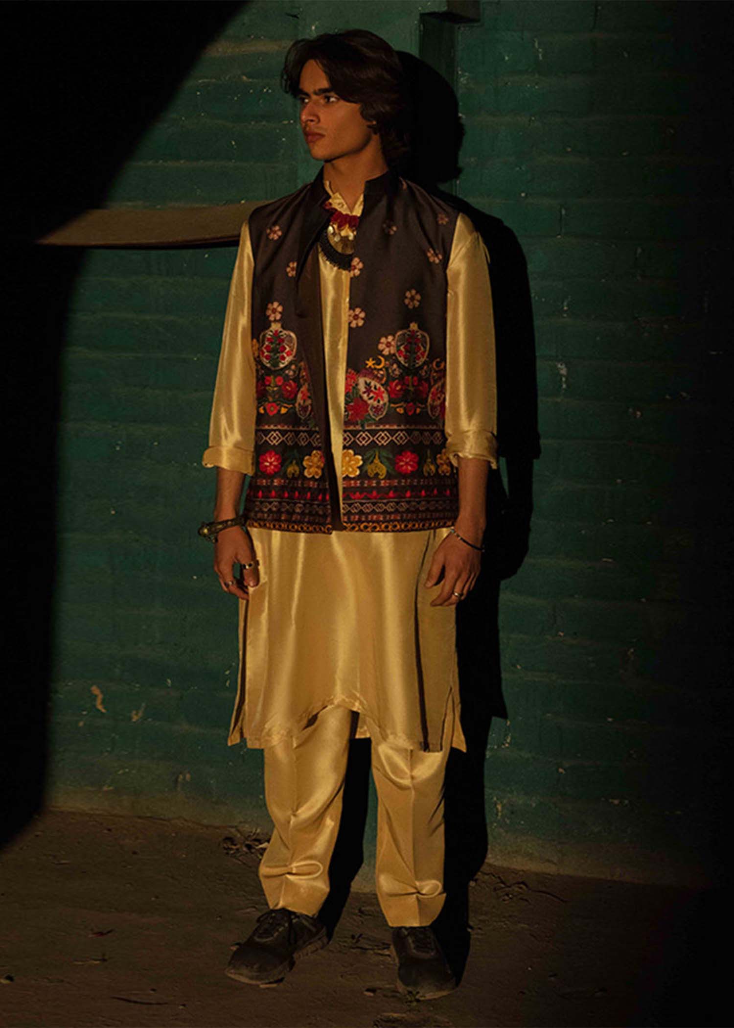 Cream Aari Embroidered Raw Silk Kurta Set (3-Piece) - Image 1