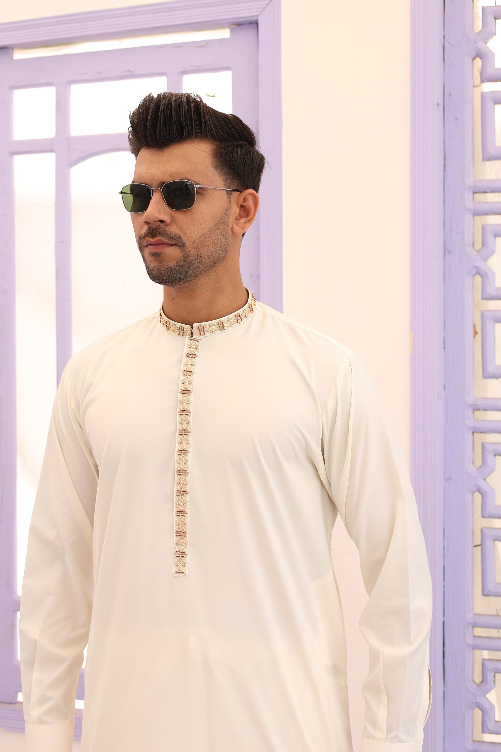 Cream Hand Embroidered Boski Kurta Pajama (2-Piece) - Image 2