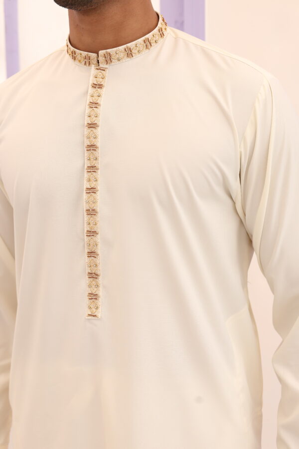 Cream Hand Embroidered Boski Kurta Pajama (2-Piece) - Image 3