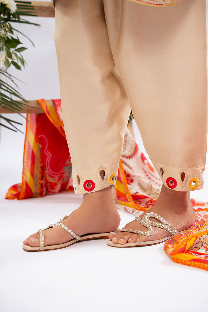 Pakistani Cream Floral Embroidered Pure Rawsilk Salwar Kameez (2-Piece) - Image 8