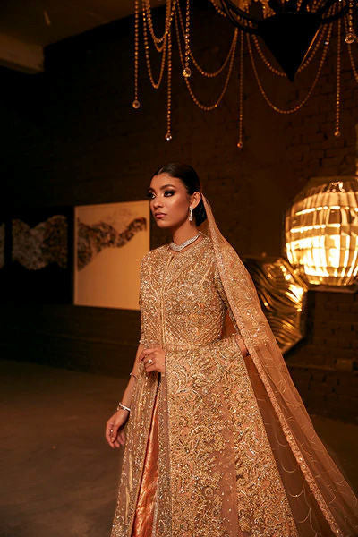 Pakistani Gold Zardozi Resham Lamè Anarkali Bridal (3-Piece) - Image 3