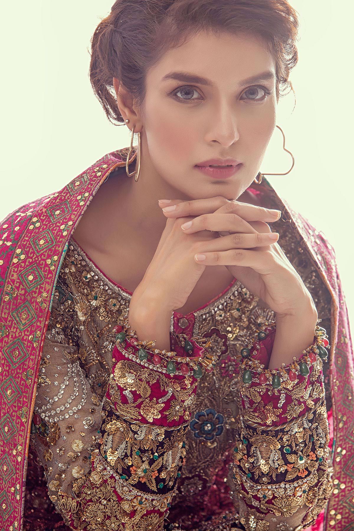 Antique Gold & Emerald Zardozi Jamawar Gharara (3-Piece) - Image 4