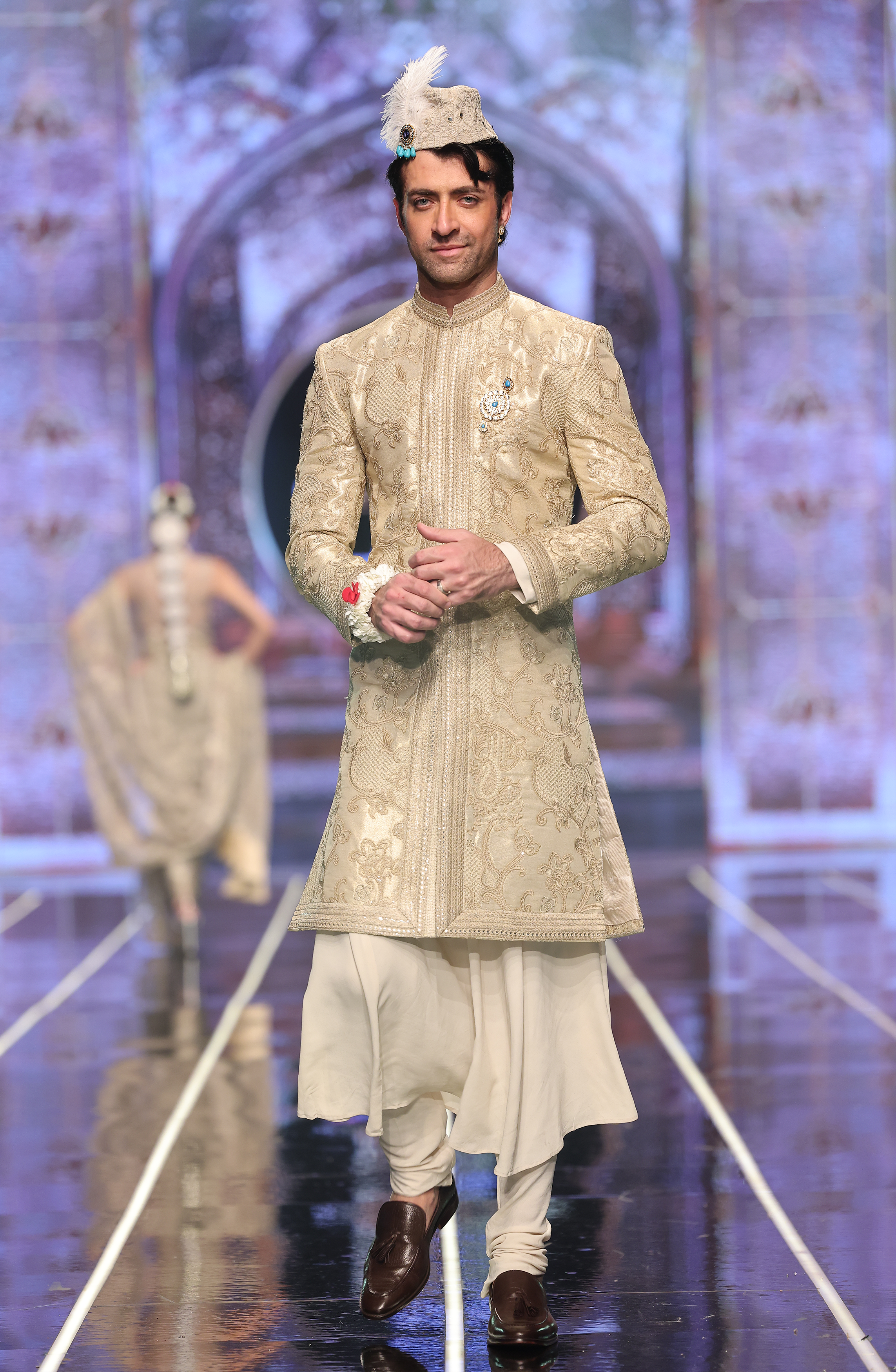 Light Gold Panni & Sequin Tissue Sherwani (3-Piece) - Image 1
