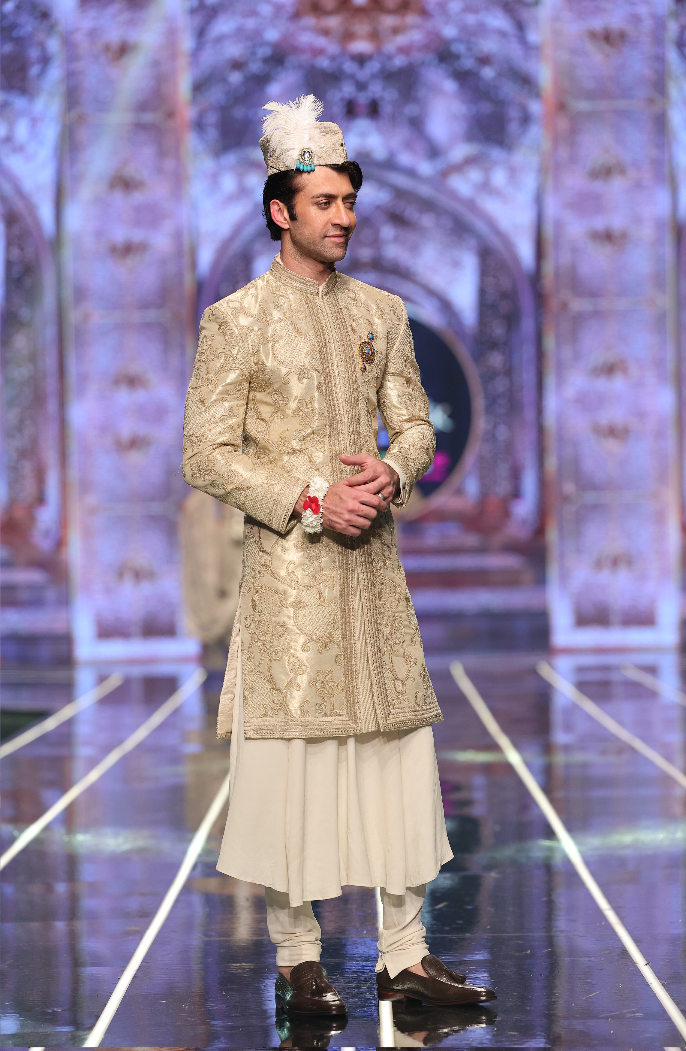 Light Gold Panni & Sequin Tissue Sherwani (3-Piece) - Image 2