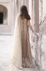 Pakistani Gold Hand-Embroidered Chiffon Tunic with Silk Lehenga (3-Piece) - Image 5