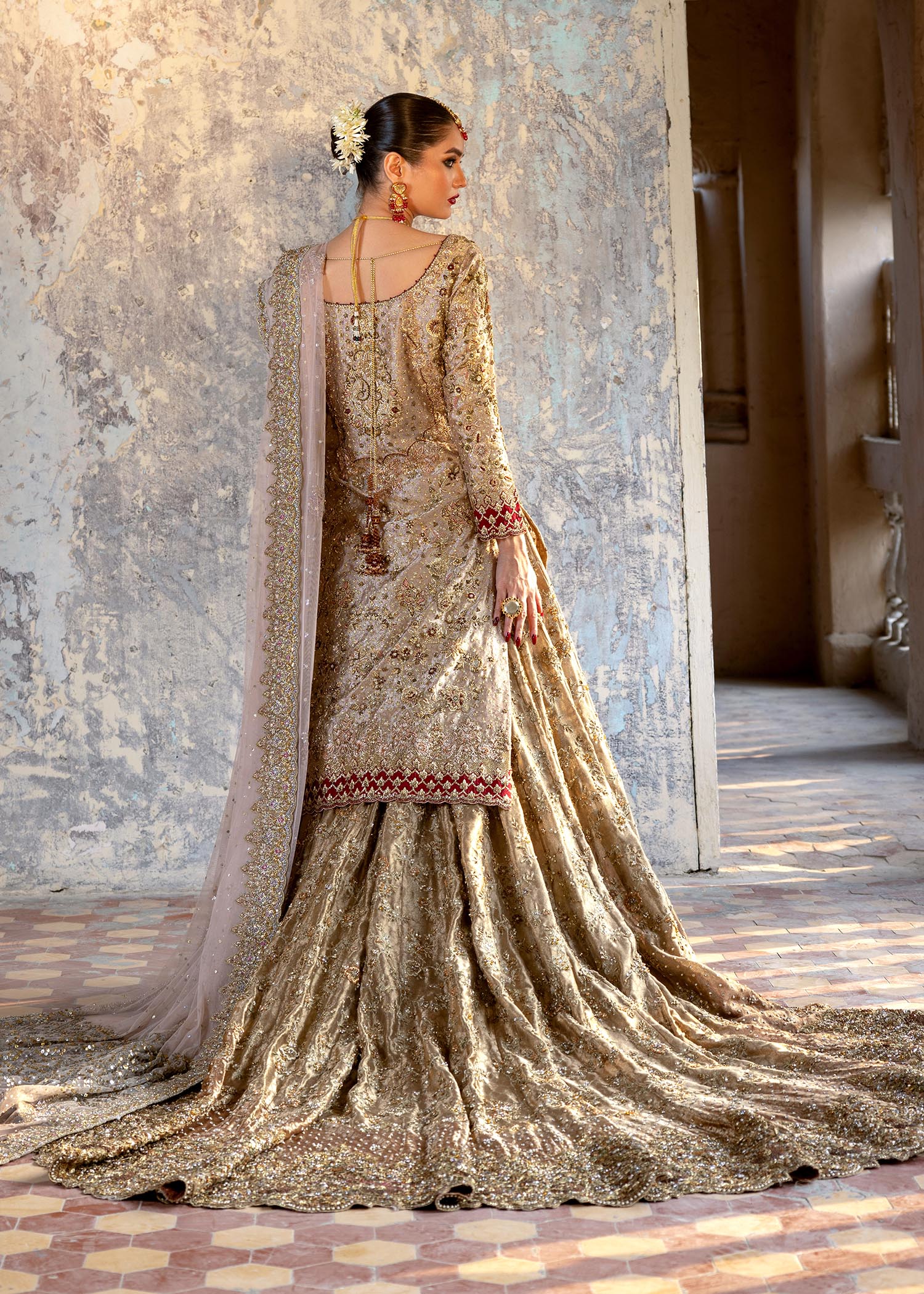 Pakistani Rose Gold Zardozi Lame & Tissue Bridal Lehenga (4-Piece) - Image 2