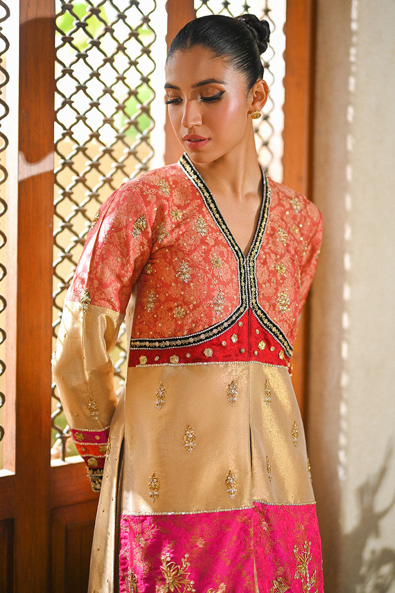 Pakistani Gold Embroidered Jamawar & Organza Lehenga (3-Piece) - Image 2