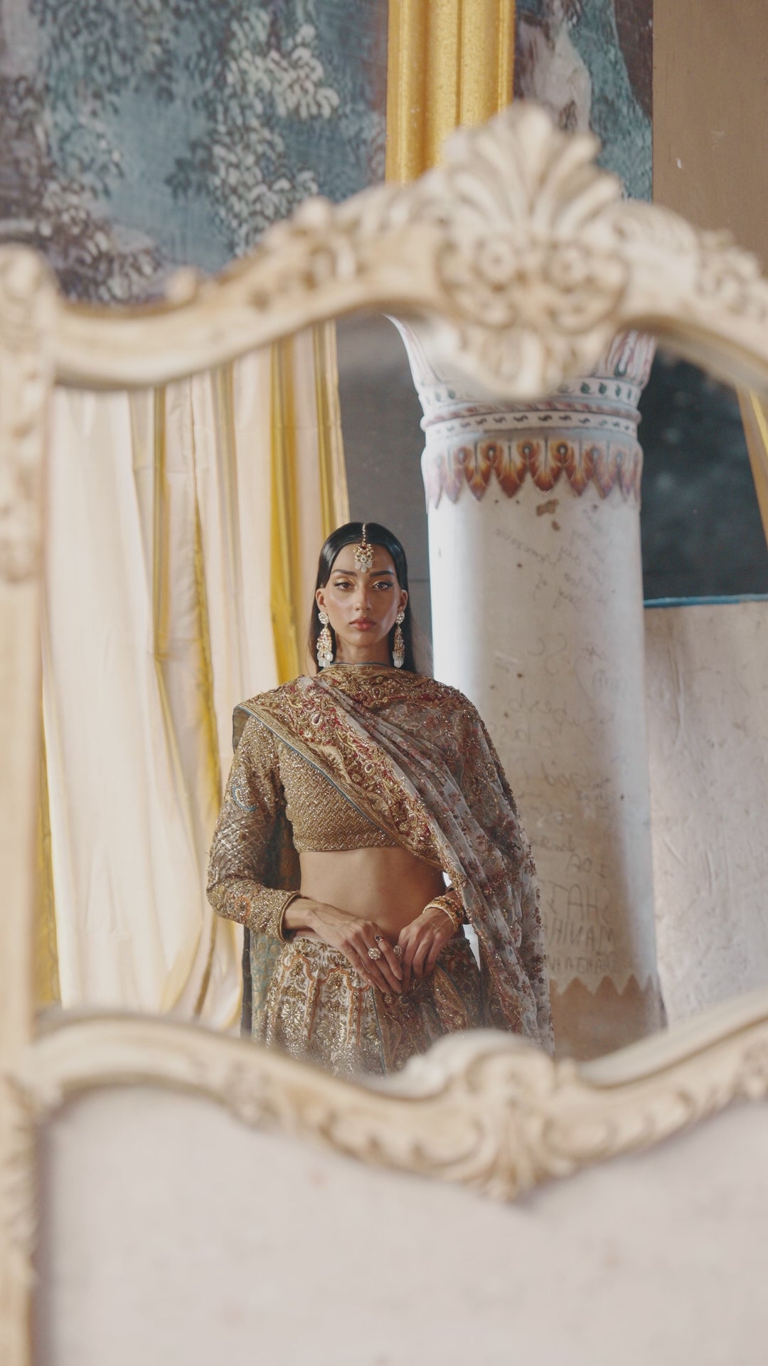 White-Gold Zardozi Jamawar Silk Bridal Lehenga Choli (3-Piece) - Image 12