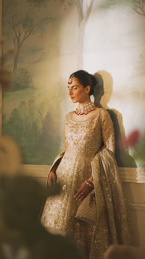 Pakistani Golden Champagne Embroidered Net Jamawar Bridal Lehenga (3-Piece) - Image 5