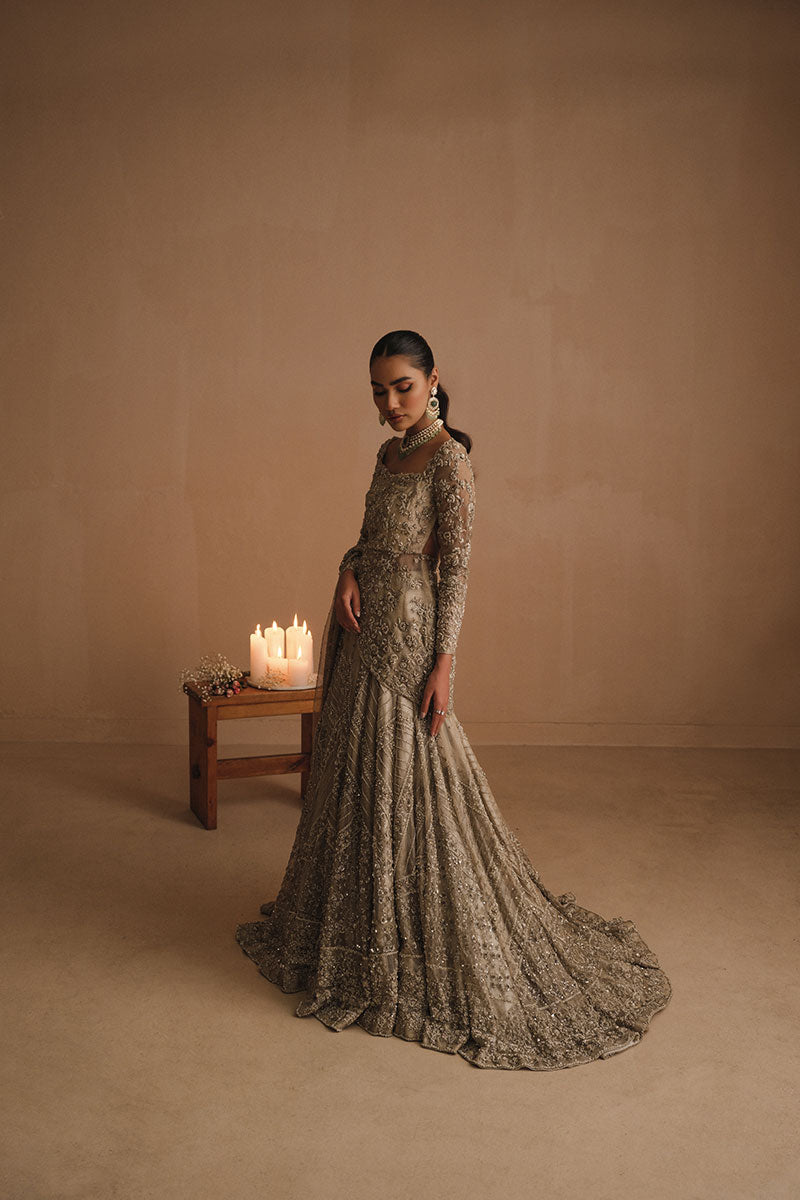 Pakistani Antique Gold Hand-Embellished Kundan Net Lehenga (3-Piece) - Image 1