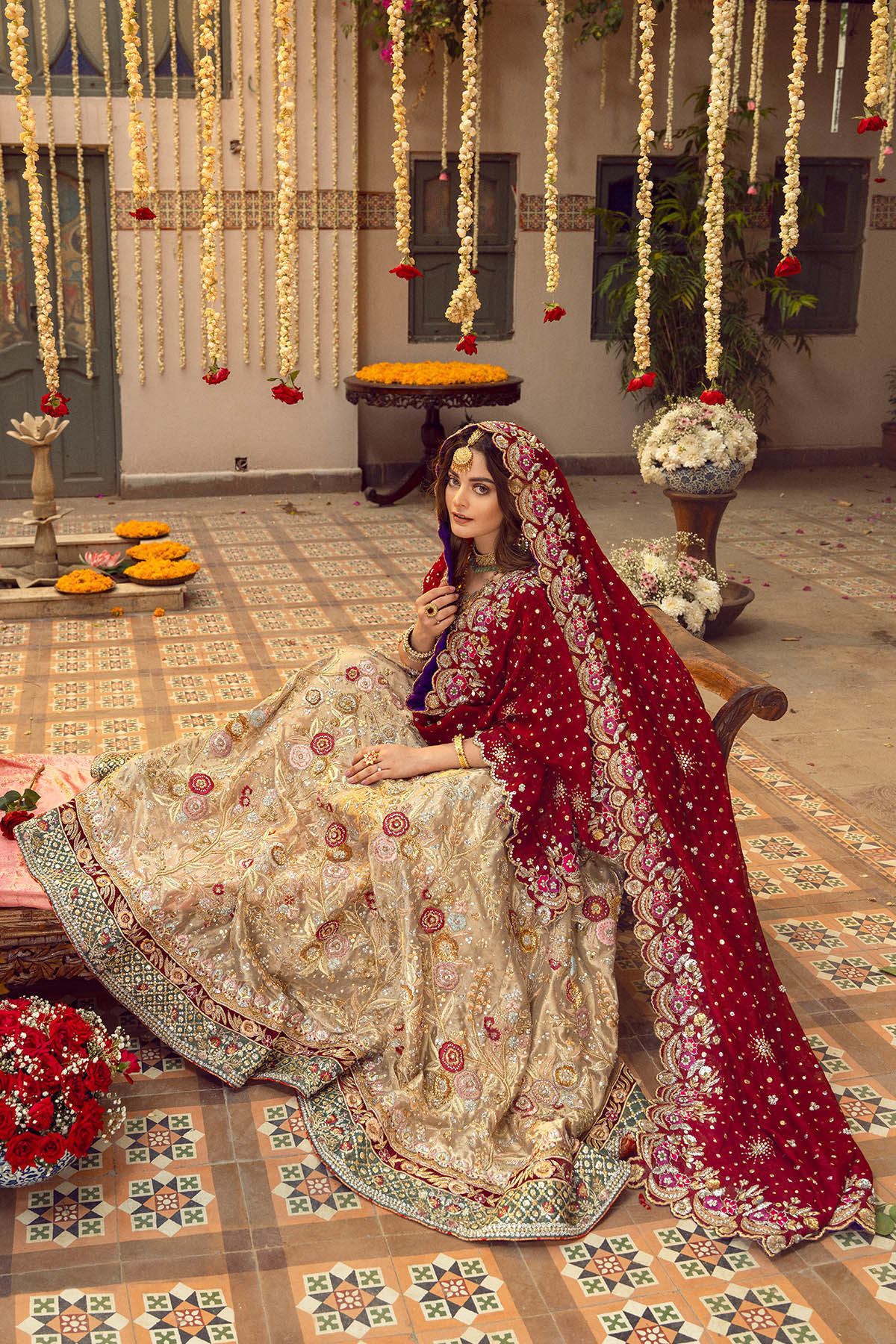 Pakistani Gold Zardozi Lamé Lehenga (3-Piece) - Image 10