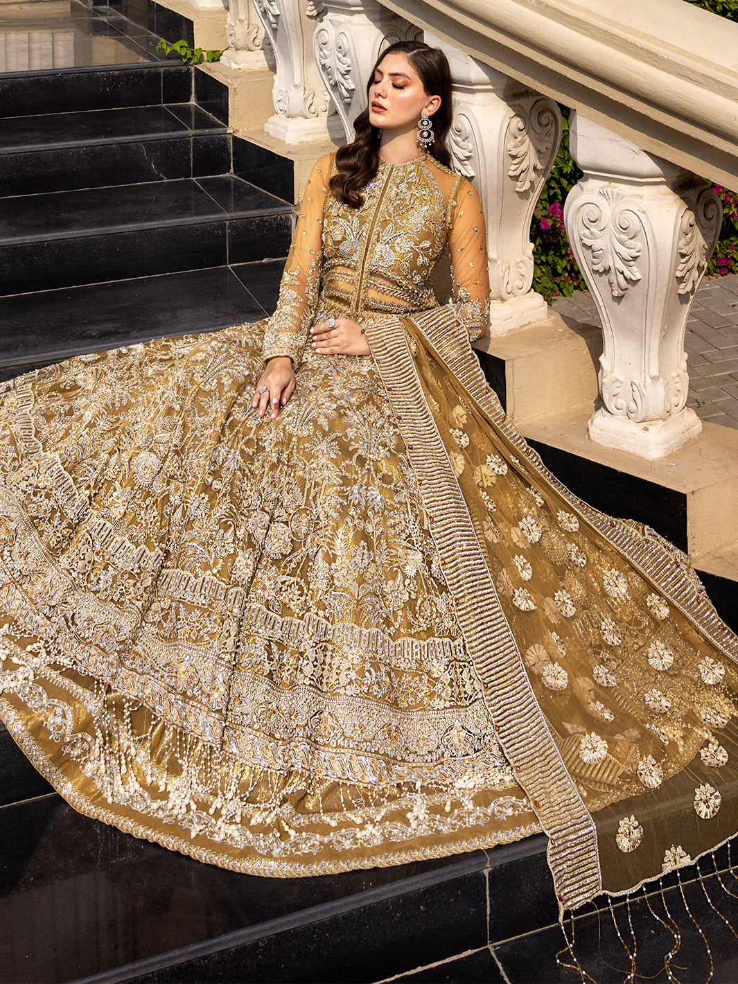 Pakistani Mehndi Gold Embellished Net Bridal Lehenga (3-Piece) - Image 4