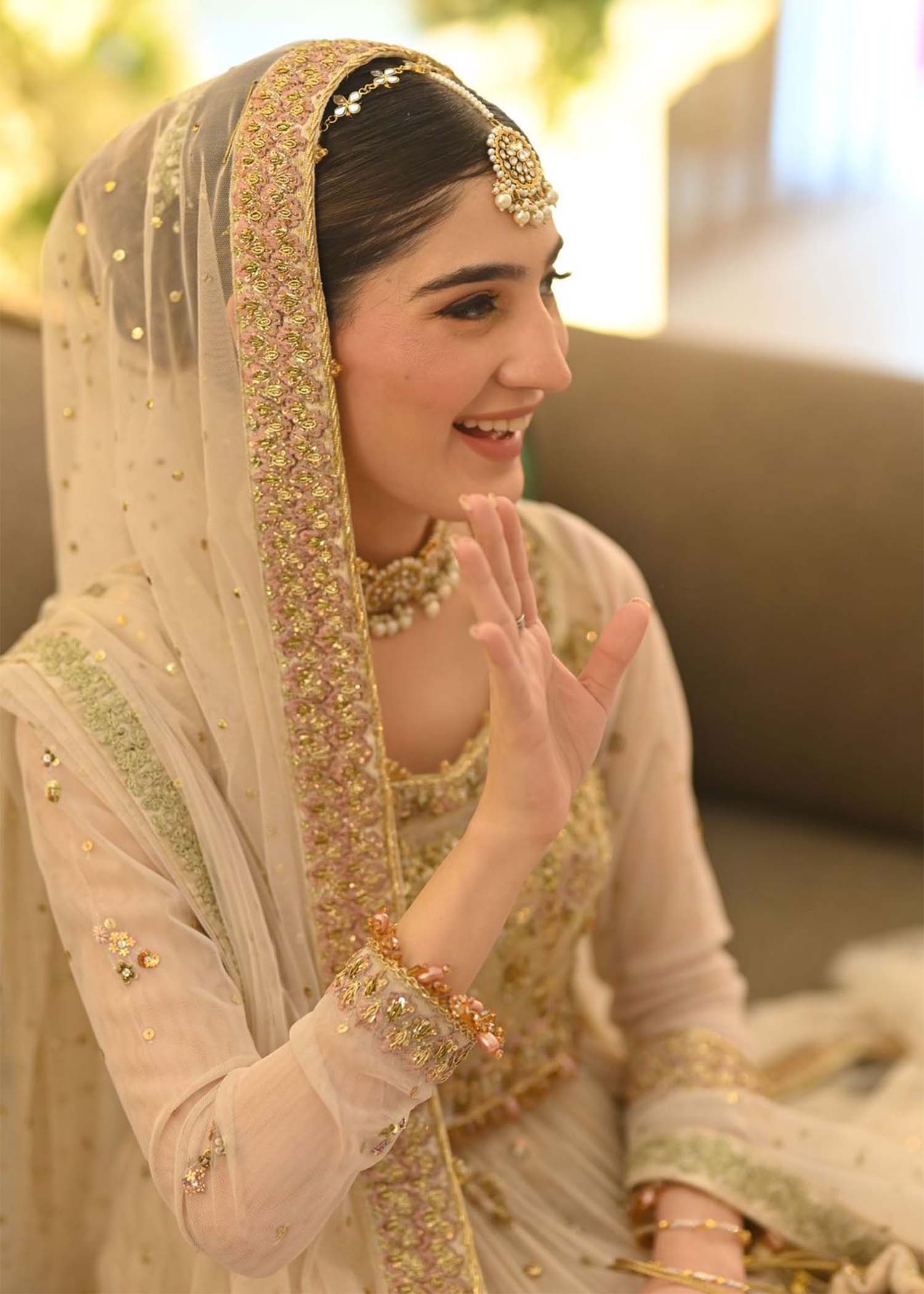 Pakistani Champagne Gold Embroidered Net Bridal Lehenga (3-Piece) - Image 7